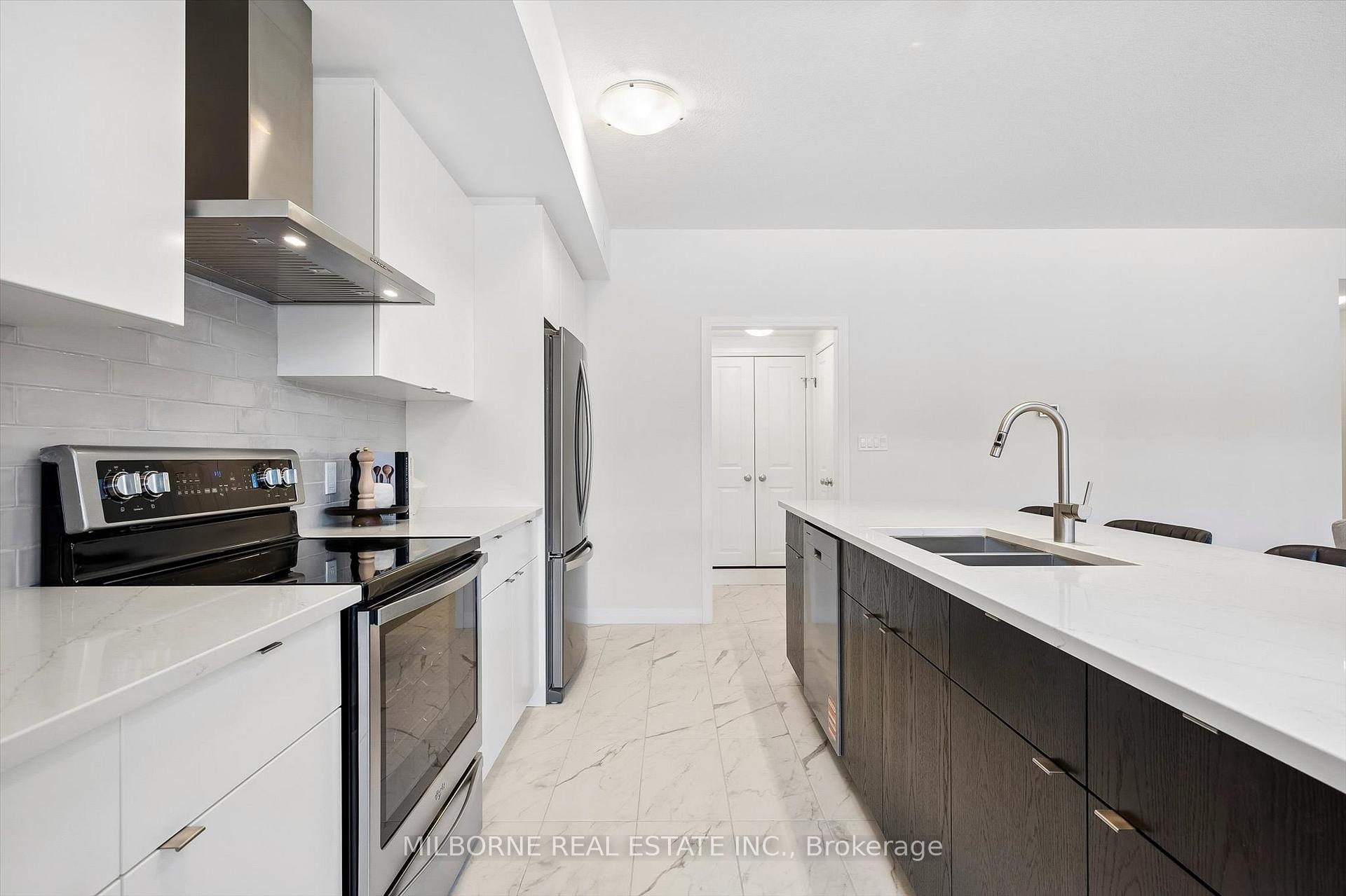 Photo 17 of 34 Thatcher Drive, Guelph, Kortright East — HOMEH