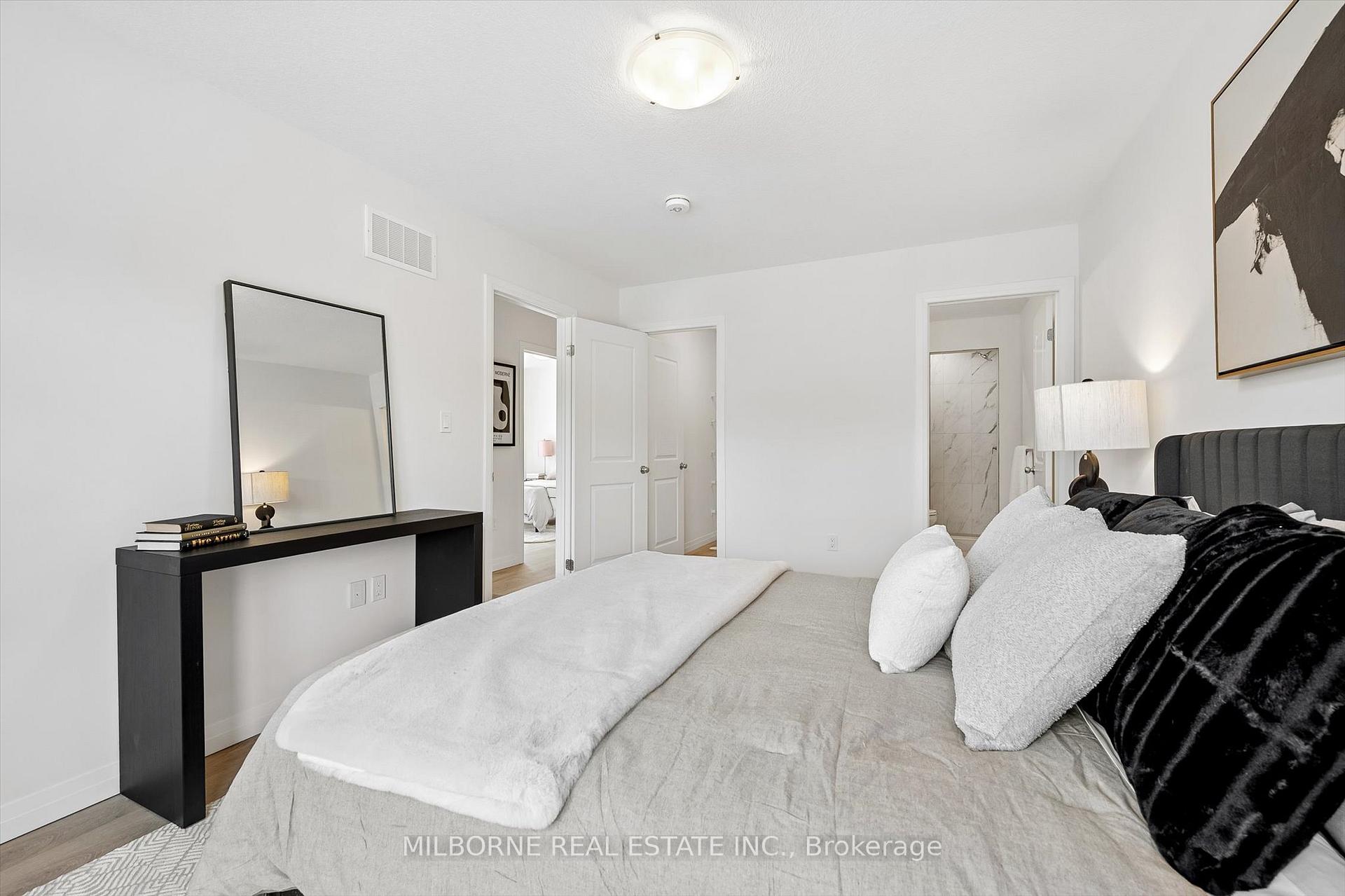 Photo 22 of 34 Thatcher Drive, Guelph, Kortright East — HOMEH