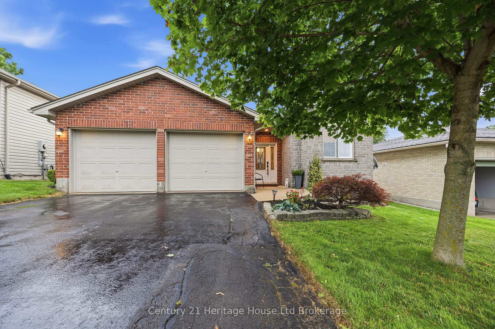 Photo 2 of 22 Hillside Road, Ingersoll, Ingersoll - North — HOMEH