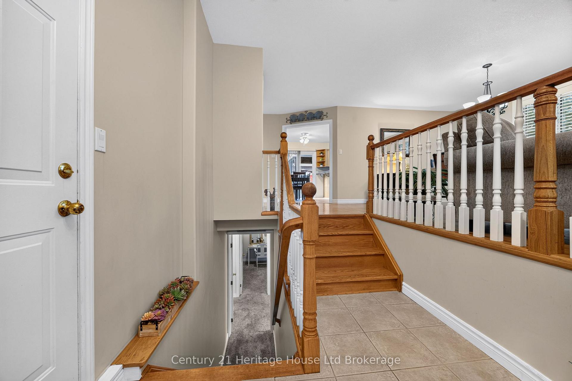 Photo 4 of 22 Hillside Road, Ingersoll, Ingersoll - North — HOMEH