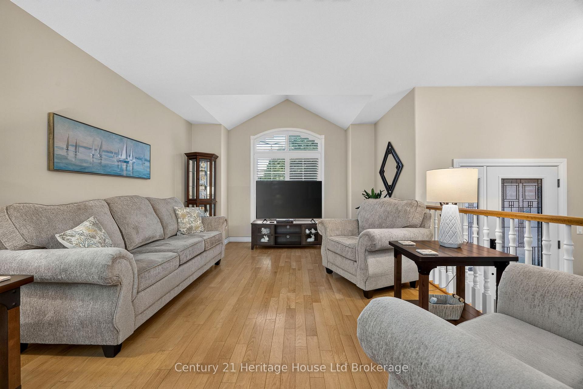 Photo 5 of 22 Hillside Road, Ingersoll, Ingersoll - North — HOMEH