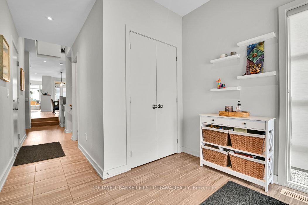Photo 4 of 1035 Eider Street, Ottawa, Riverside South/Gloucester Glen — HOMEH
