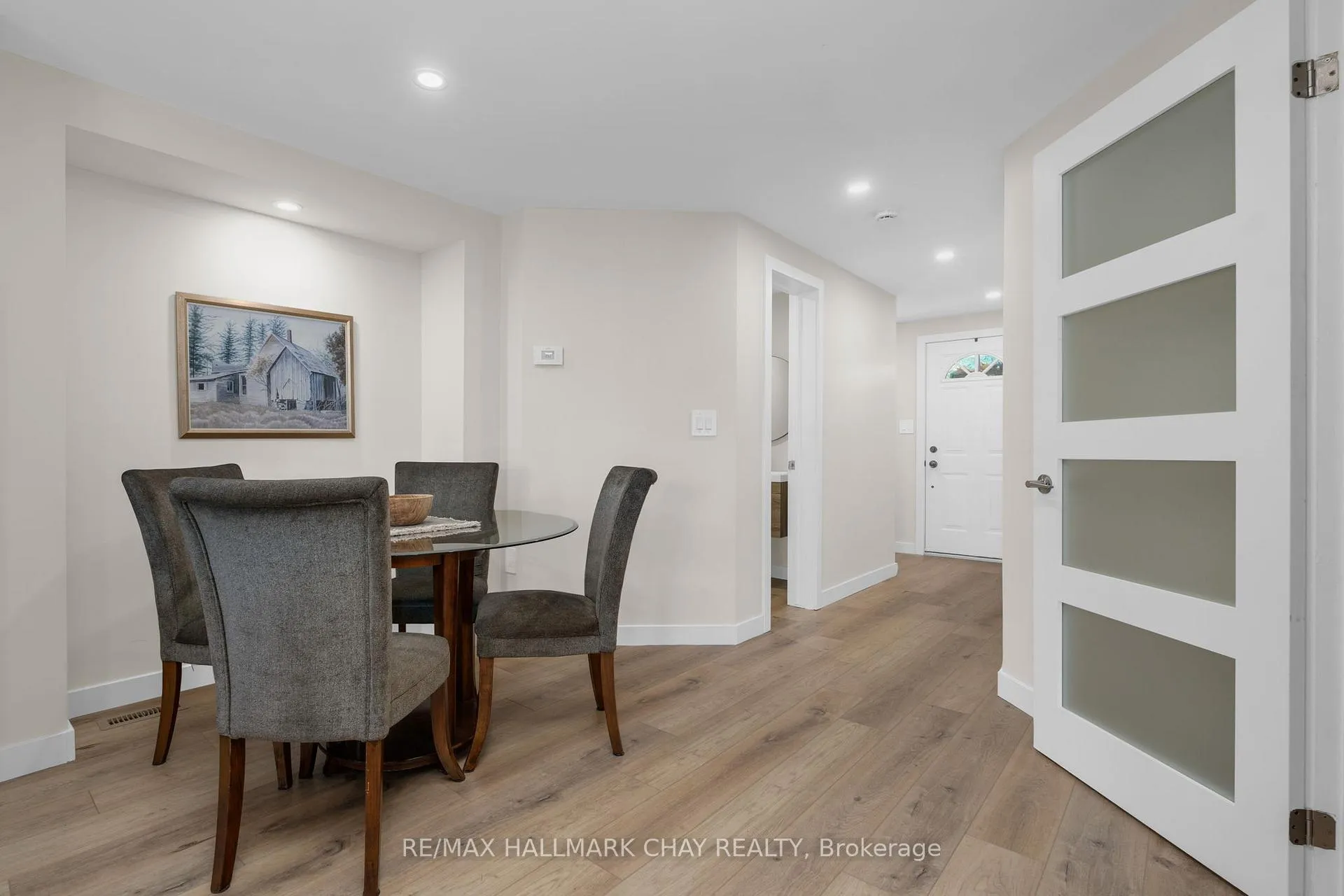 Photo 11 of 9 Caribou Court, Barrie, Holly — HOMEH