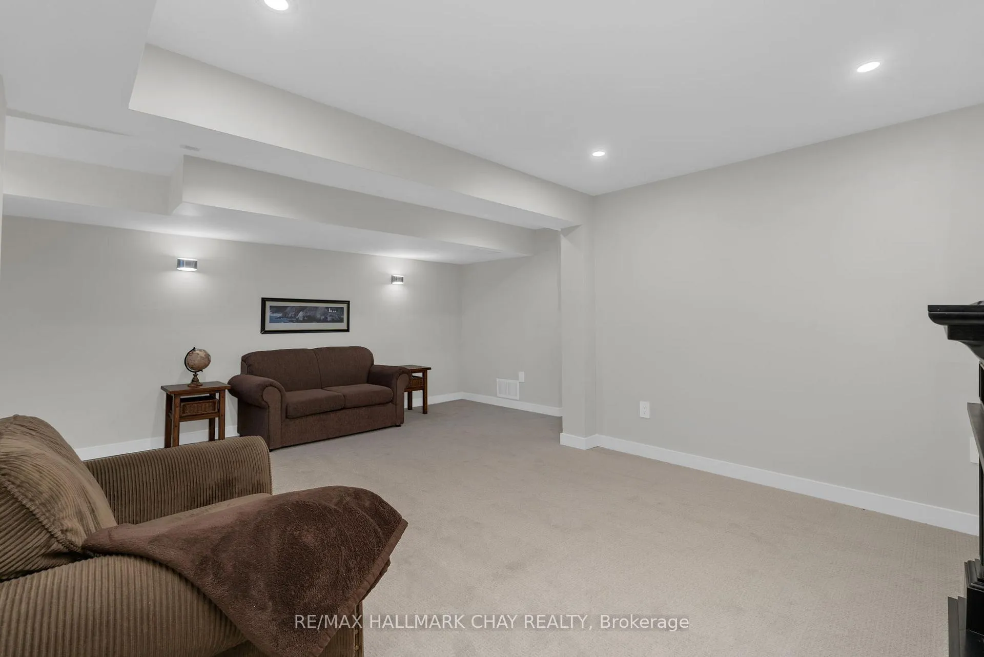 Photo 25 of 9 Caribou Court, Barrie, Holly — HOMEH