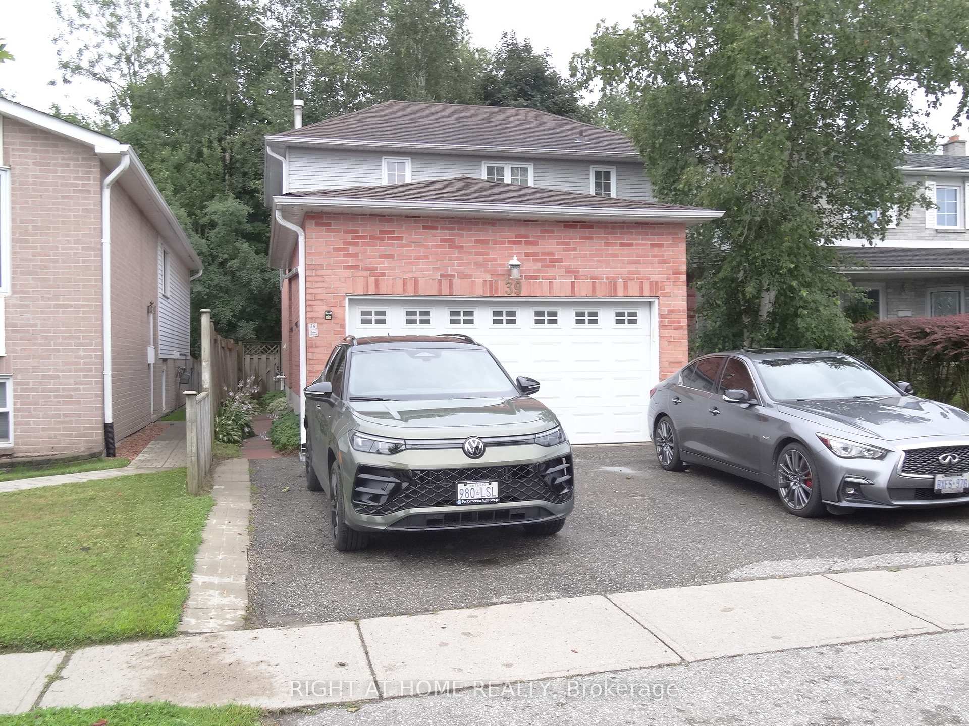 Photo 2 of Unit Lower Level, 39 Devondale Street, Clarington, Courtice — HOMEH