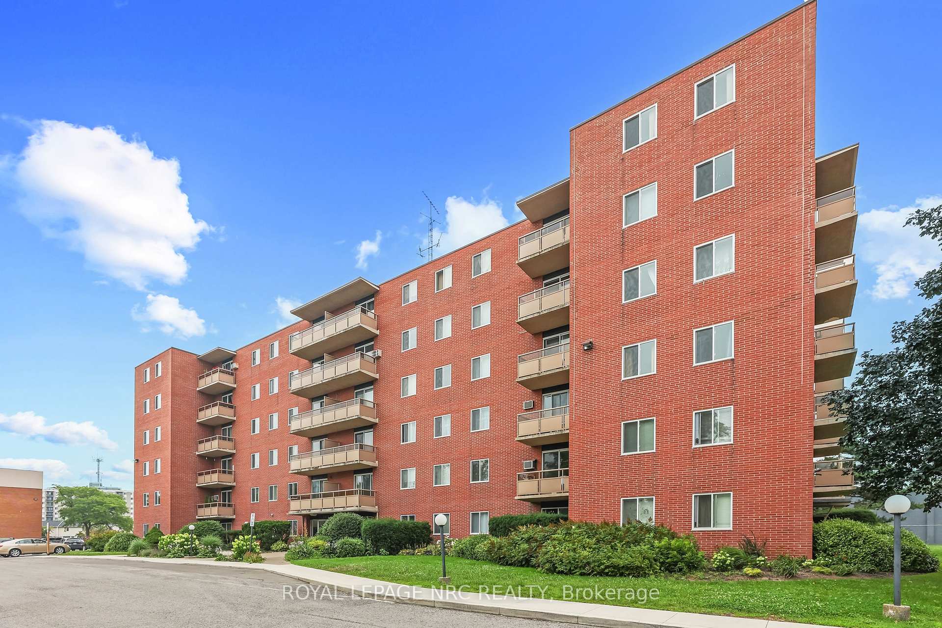 Photo of Unit 208, 264 Grantham Avenue N
