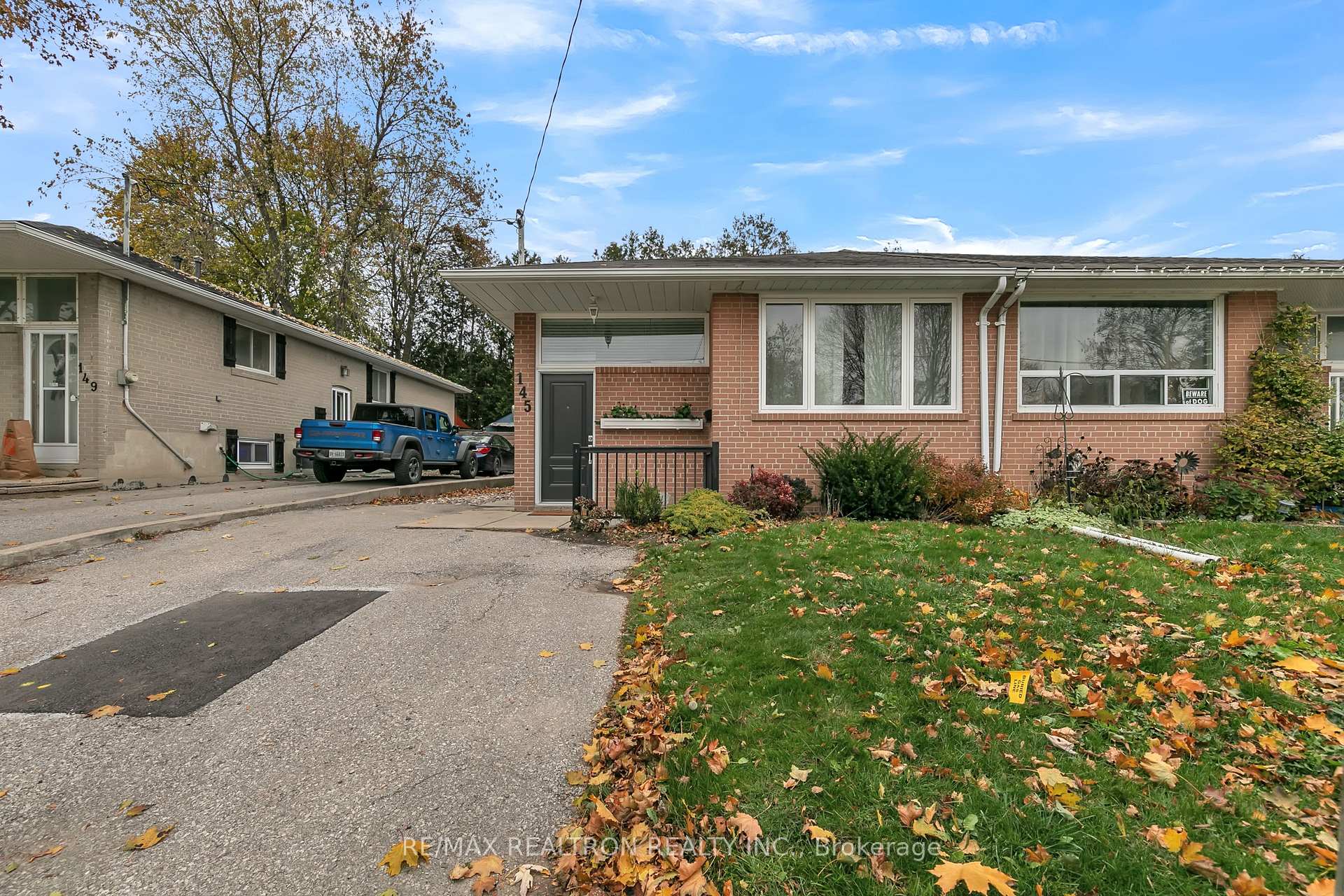 Photo 1 of 145 Willow Lane, Newmarket, Bristol-London — HOMEH