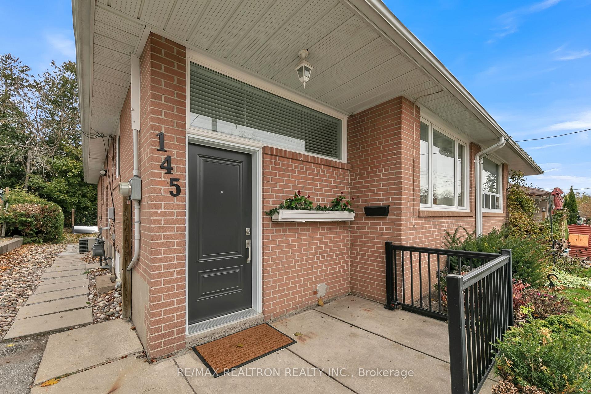 Photo 2 of 145 Willow Lane, Newmarket, Bristol-London — HOMEH