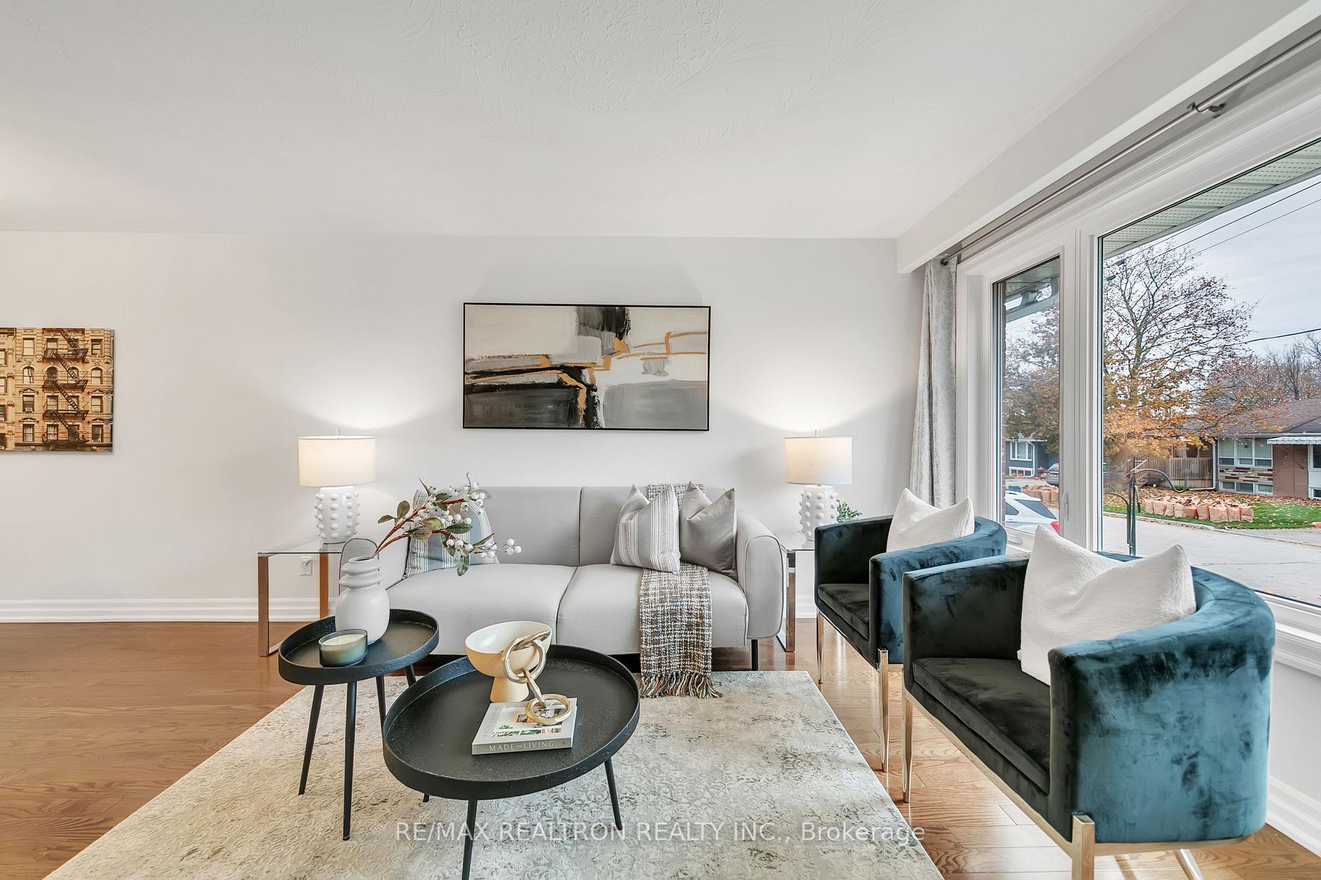 Photo 3 of 145 Willow Lane, Newmarket, Bristol-London — HOMEH