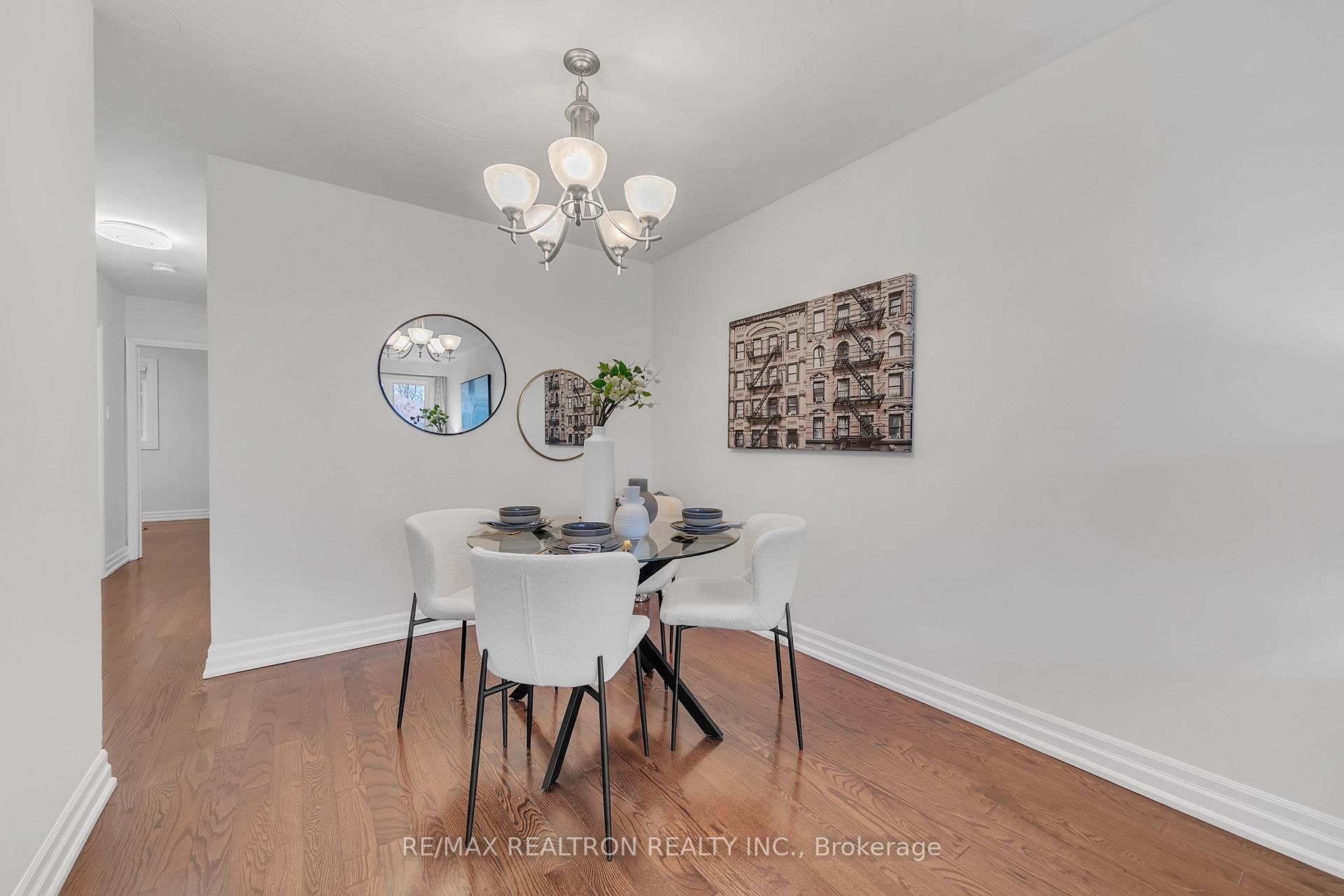 Photo 8 of 145 Willow Lane, Newmarket, Bristol-London — HOMEH