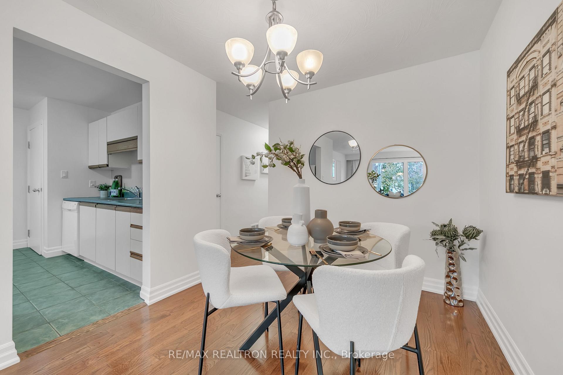 Photo 9 of 145 Willow Lane, Newmarket, Bristol-London — HOMEH