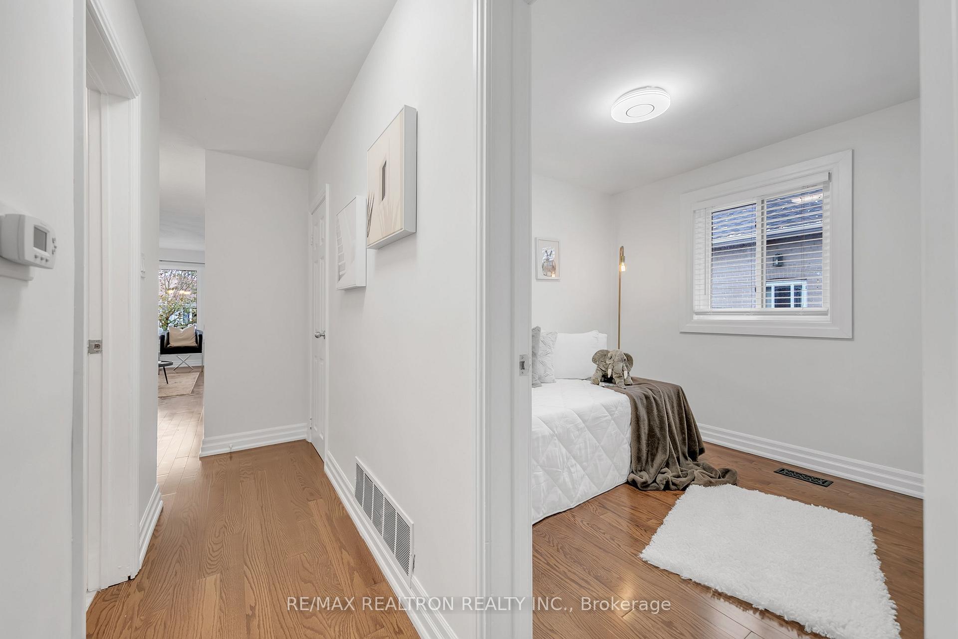 Photo 17 of 145 Willow Lane, Newmarket, Bristol-London — HOMEH