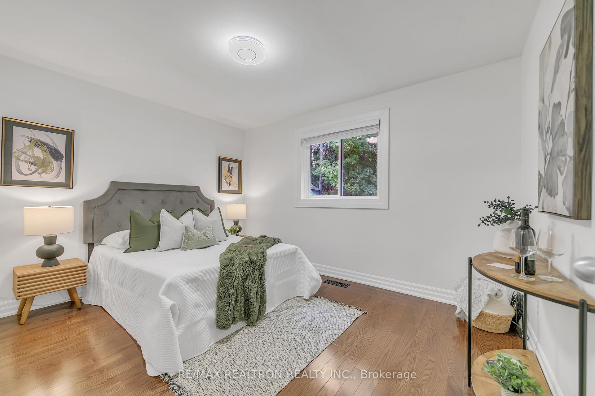 Photo 22 of 145 Willow Lane, Newmarket, Bristol-London — HOMEH