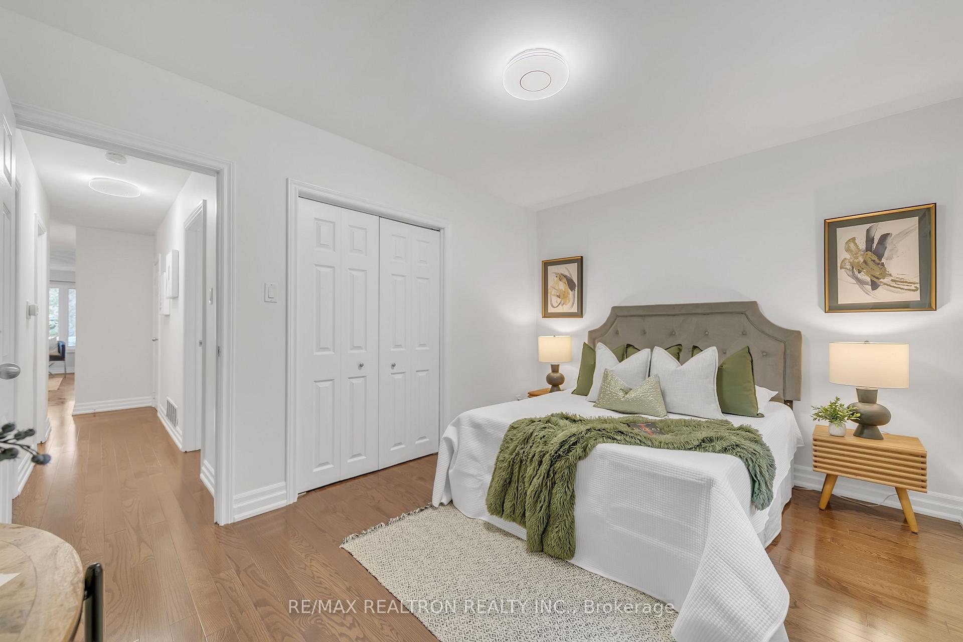 Photo 23 of 145 Willow Lane, Newmarket, Bristol-London — HOMEH