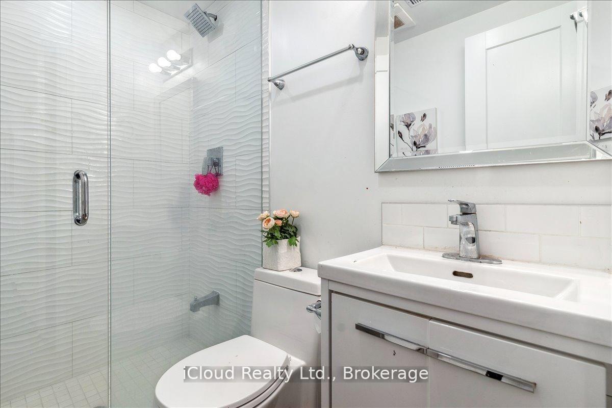 Photo 16 of 925 Hickory Crescent, Milton, Cobban — HOMEH