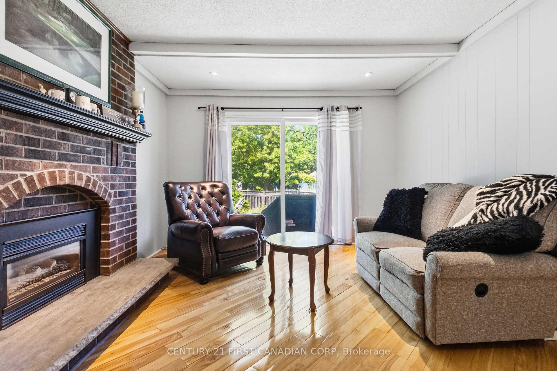 Photo 23 of 796 Viscount Road, London, South N — HOMEH