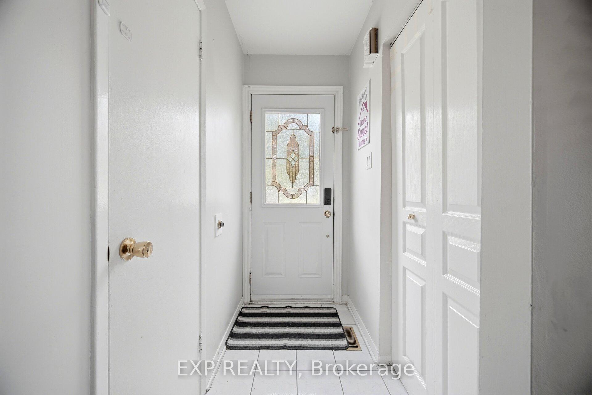 Photo 5 of 33 Earlsdale Crescent, Brampton, Southgate — HOMEH