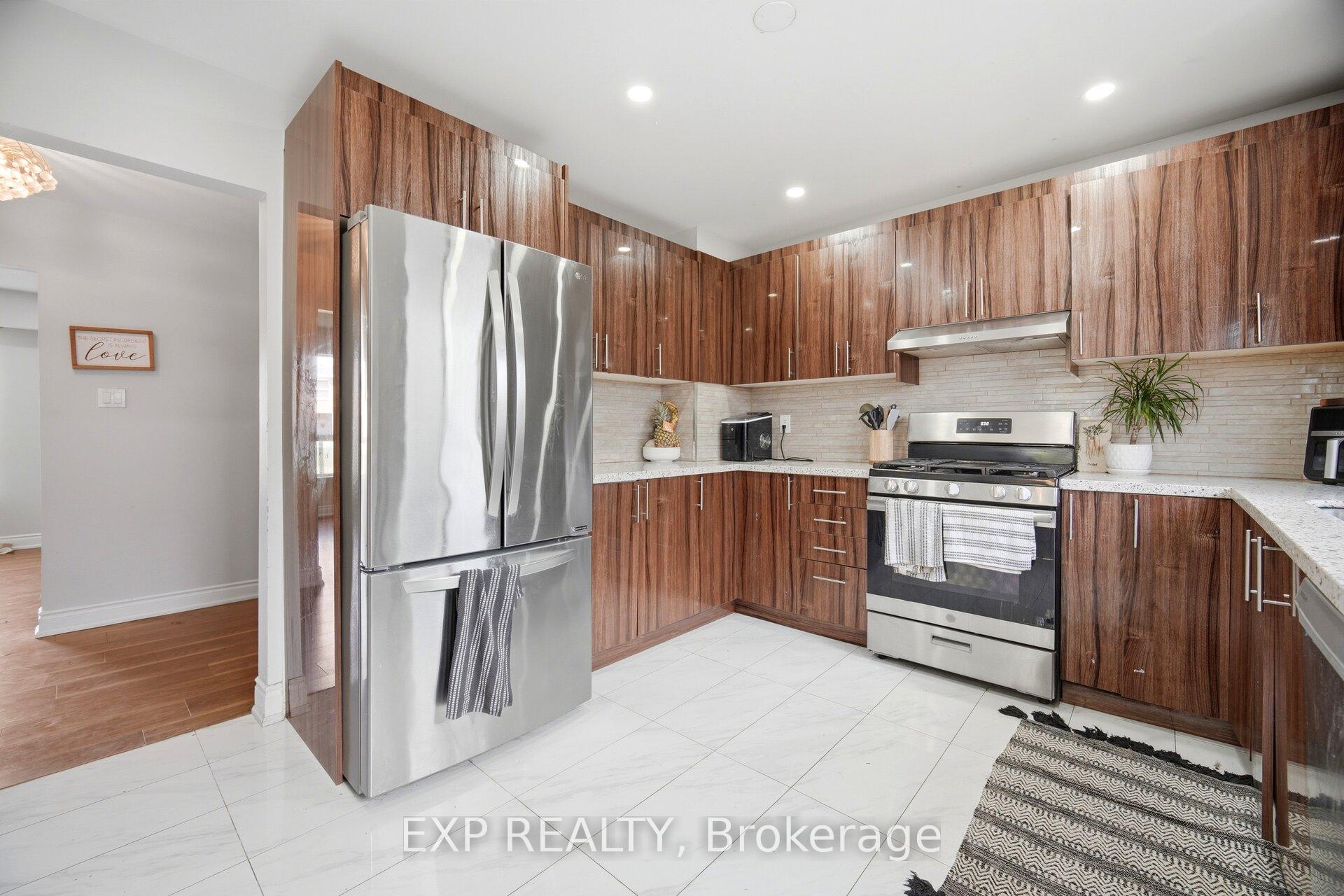 Photo 12 of 33 Earlsdale Crescent, Brampton, Southgate — HOMEH