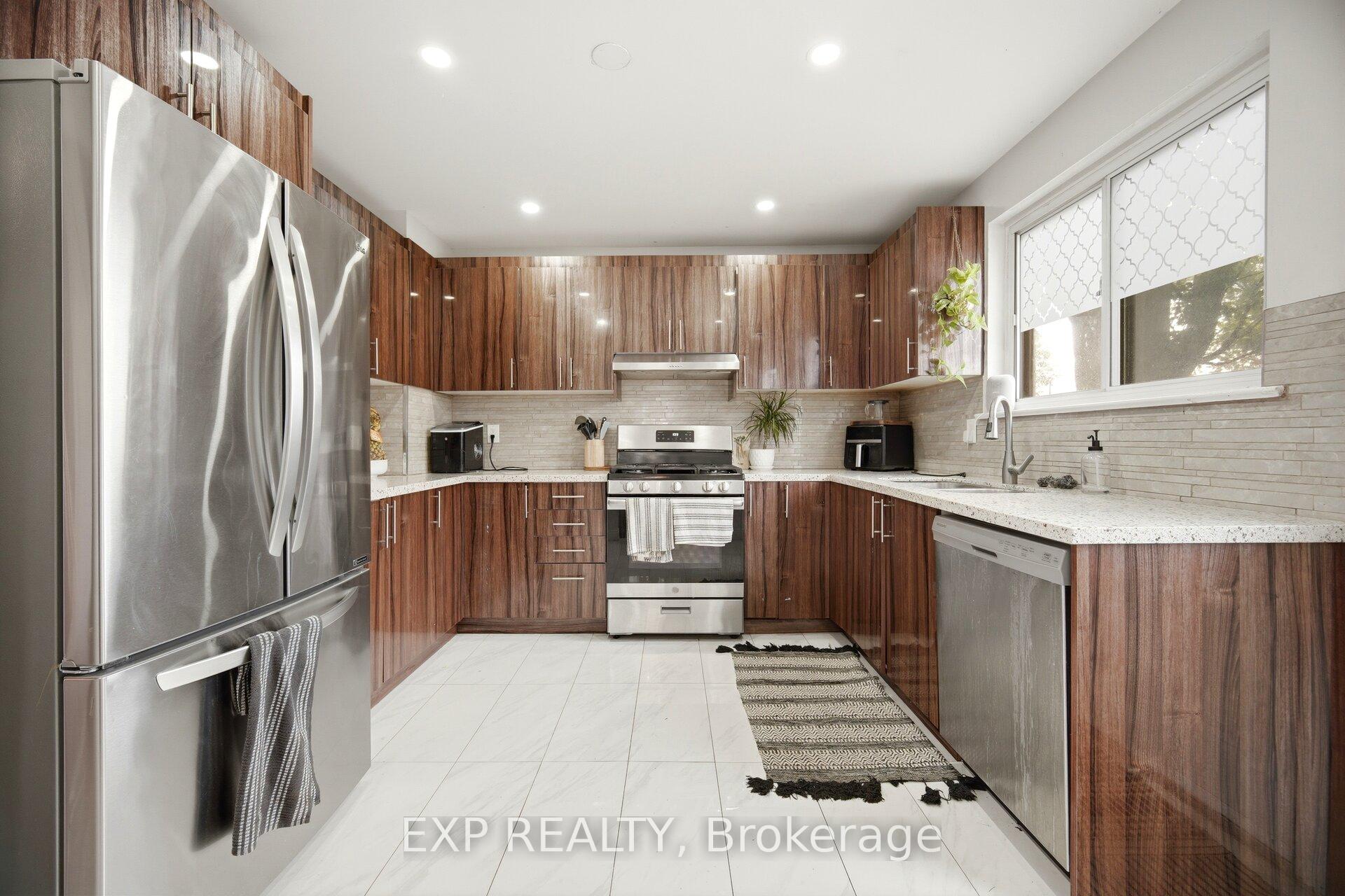 Photo 14 of 33 Earlsdale Crescent, Brampton, Southgate — HOMEH