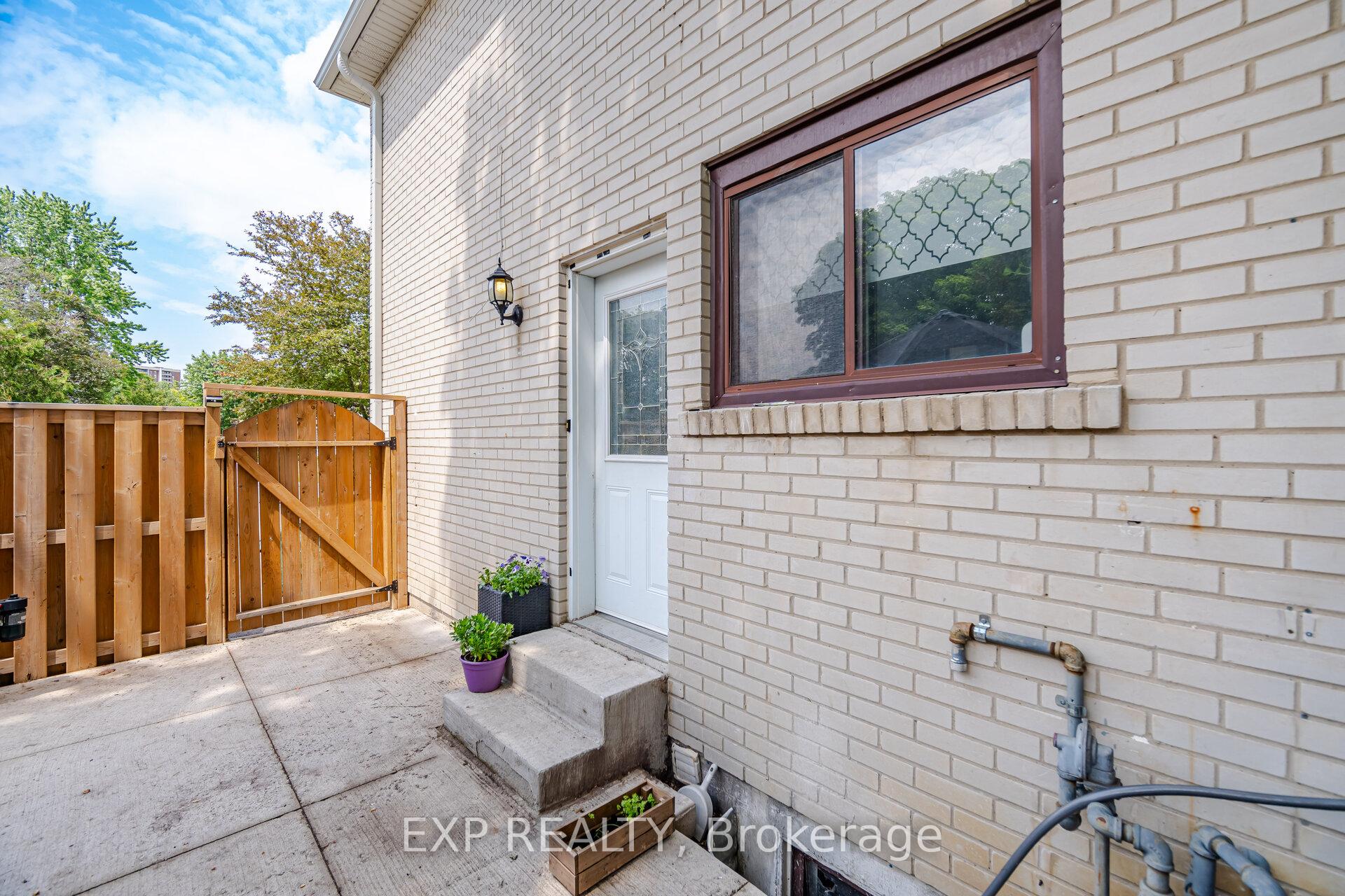 Photo 32 of 33 Earlsdale Crescent, Brampton, Southgate — HOMEH