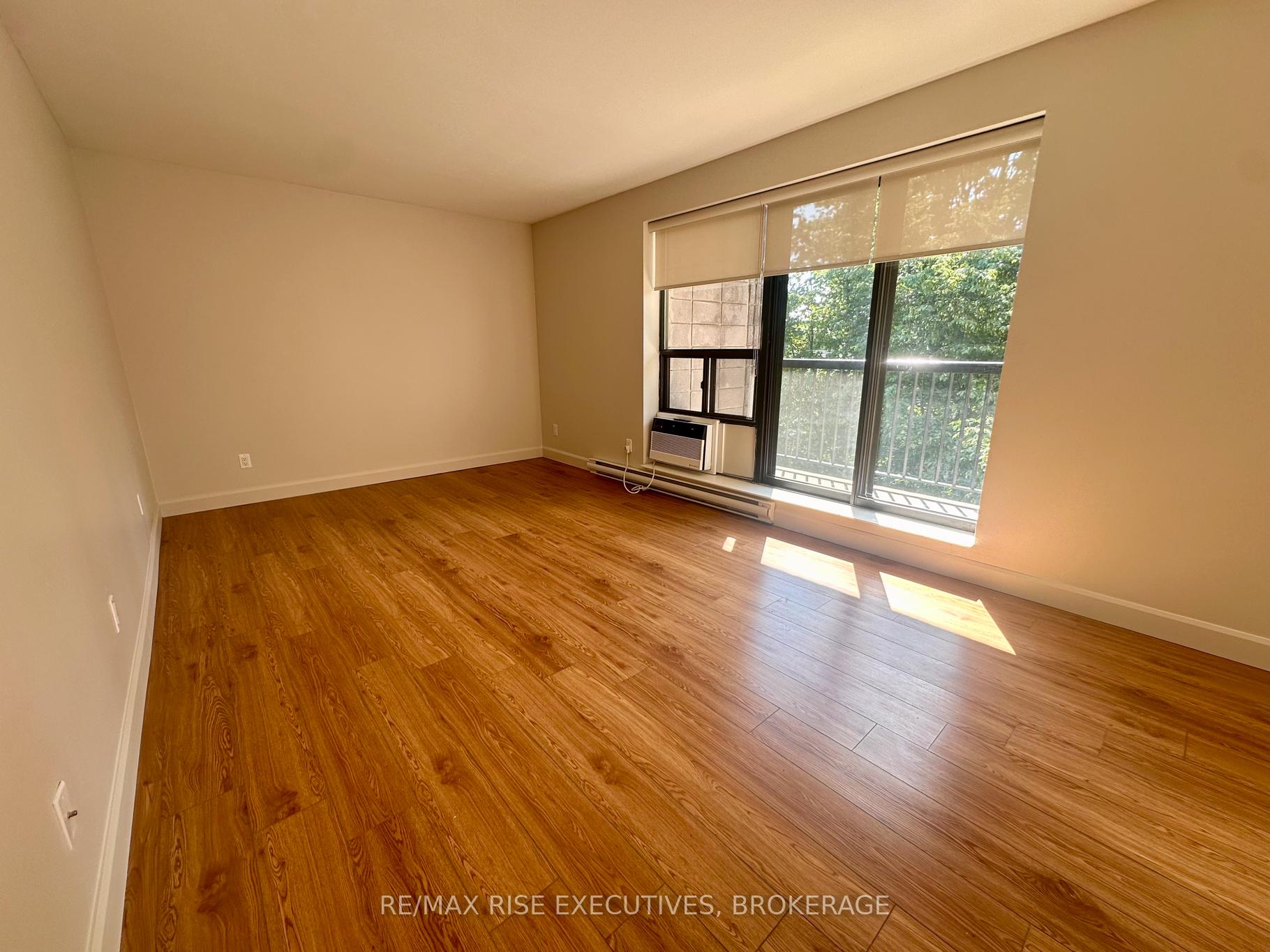 Photo 2 of Unit 301, 1020 Pembridge Crescent, Kingston, North of Taylor-Kidd Blvd — HOMEH
