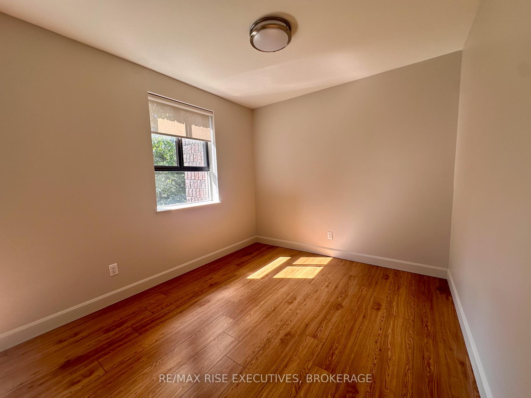 Photo 3 of Unit 301, 1020 Pembridge Crescent, Kingston, North of Taylor-Kidd Blvd — HOMEH