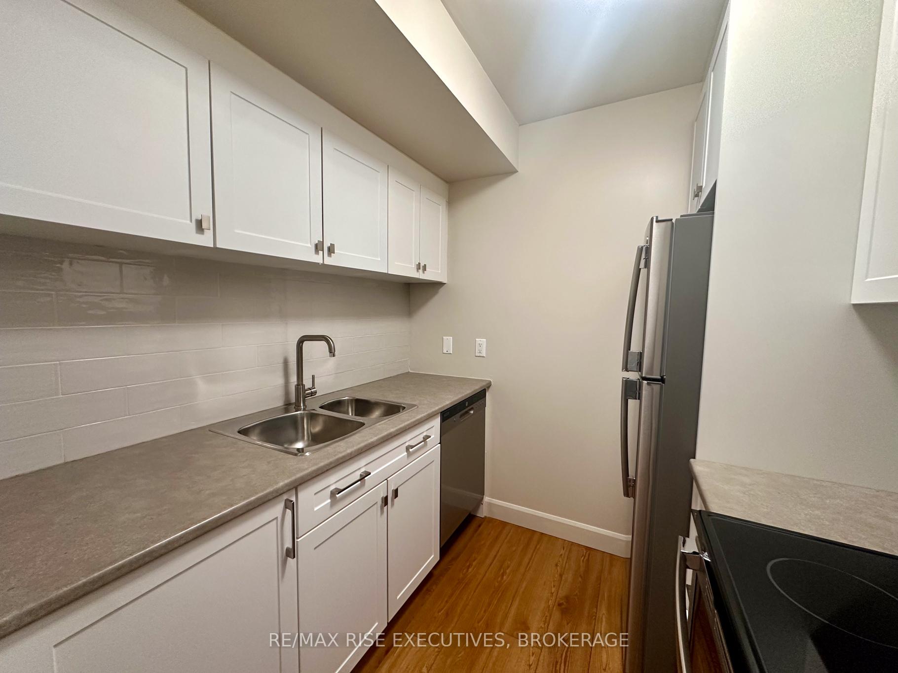 Photo 4 of Unit 301, 1020 Pembridge Crescent, Kingston, North of Taylor-Kidd Blvd — HOMEH