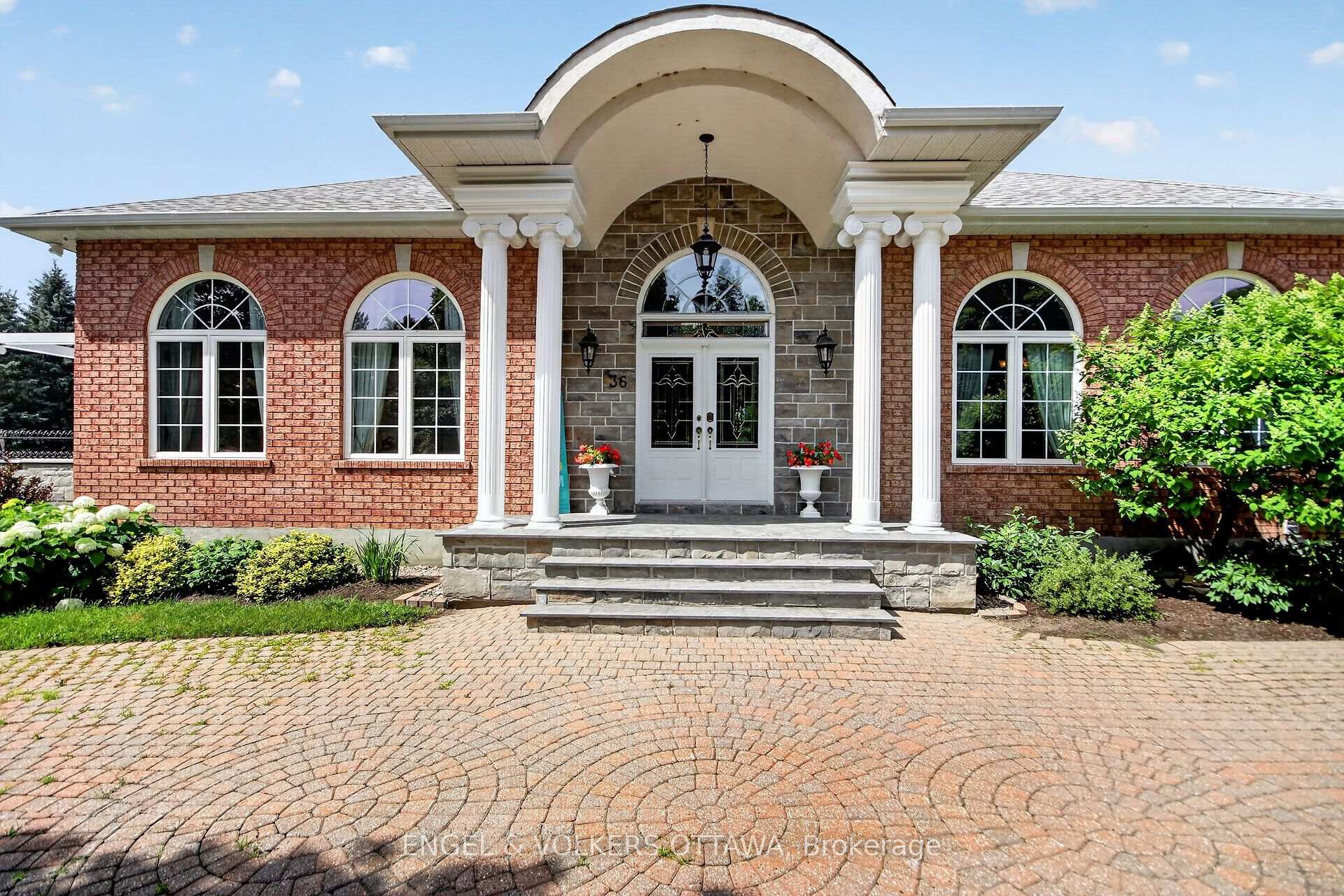 Photo 3 of 36 Cedarhill Drive, Ottawa, Cedar Hill/Orchard Estates — HOMEH