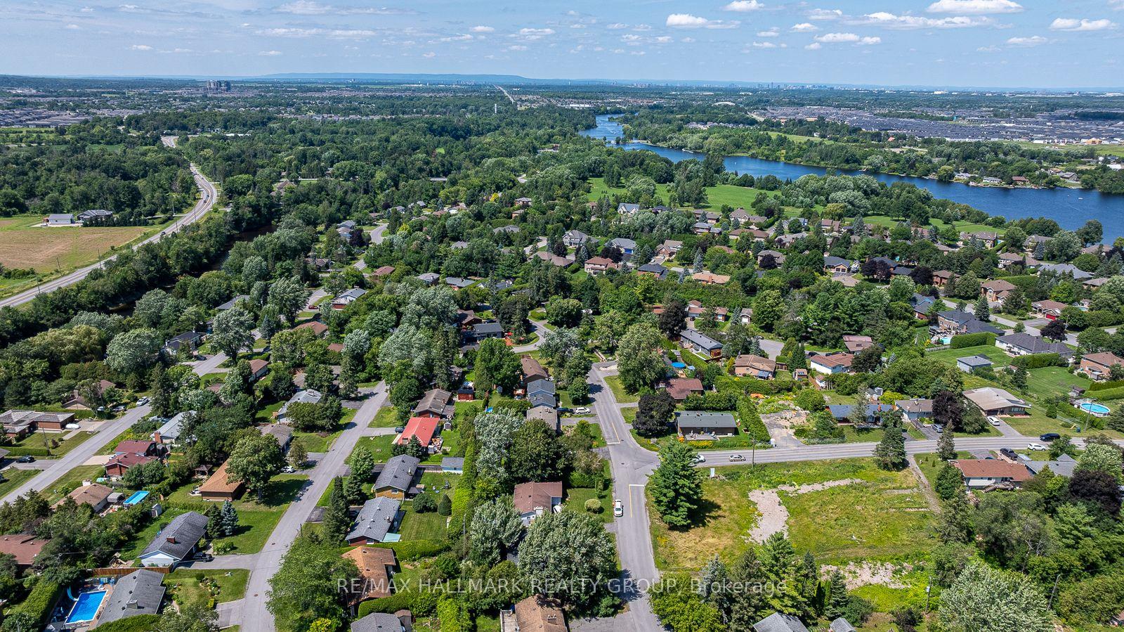 Photo 35 of 5290 Driscoll Drive, Ottawa, Manotick Long Island & Nicholls Island — HOMEH