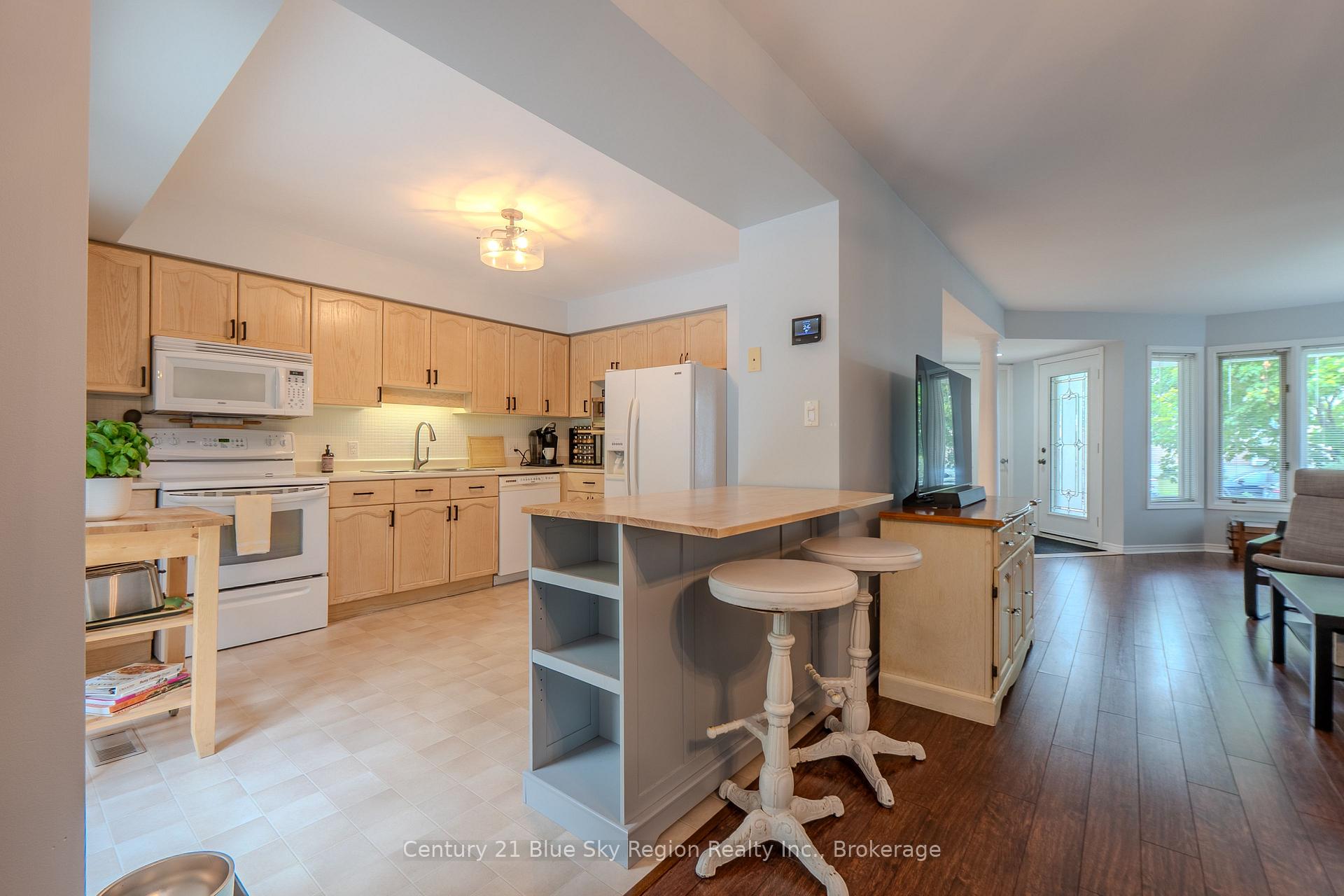 Photo 18 of 661 Tackaberry Drive, North Bay, West End — HOMEH