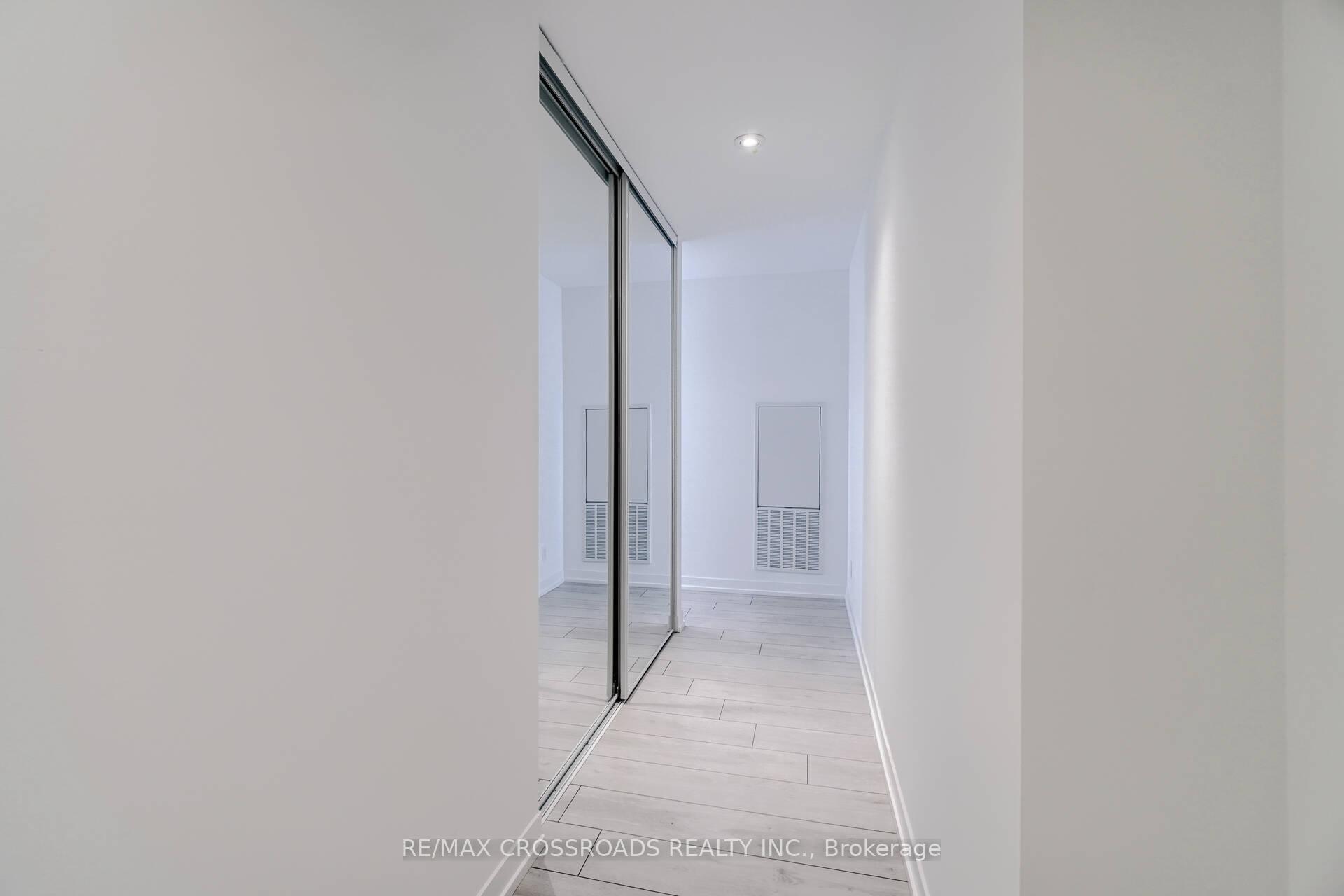 Photo 9 of Unit 4009, 950 Portage Parkway, Vaughan, Vaughan Corporate Centre — HOMEH