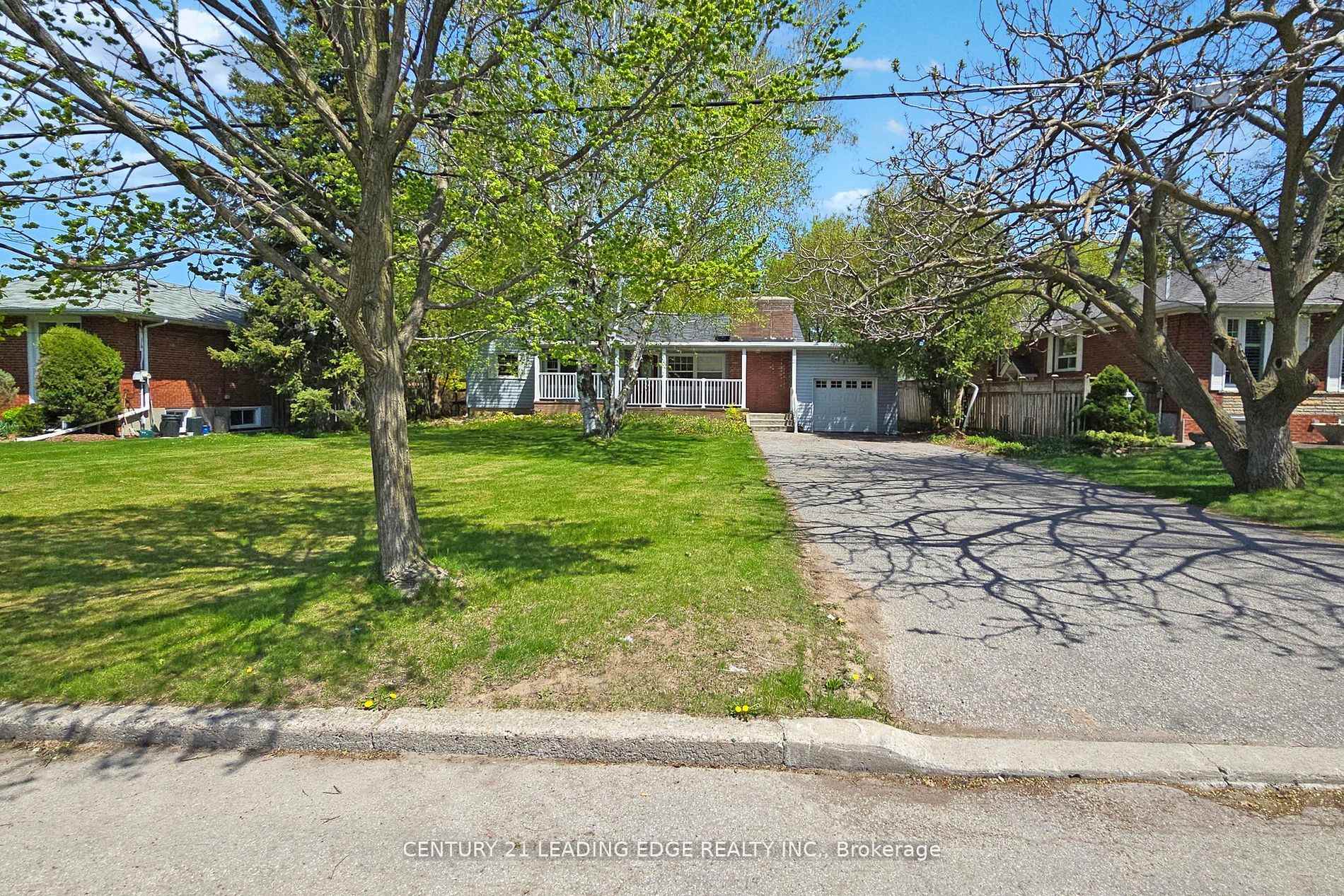 Photo 3 of Unit B, 21 Wexford Boulevard, Scarborough, Wexford-Maryvale — HOMEH