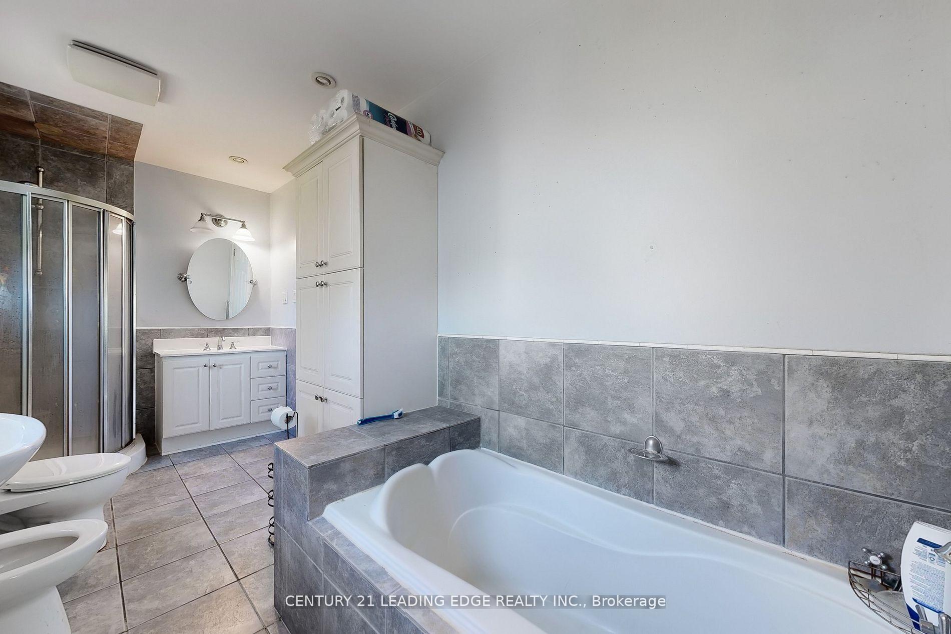 Photo 22 of Unit B, 21 Wexford Boulevard, Scarborough, Wexford-Maryvale — HOMEH