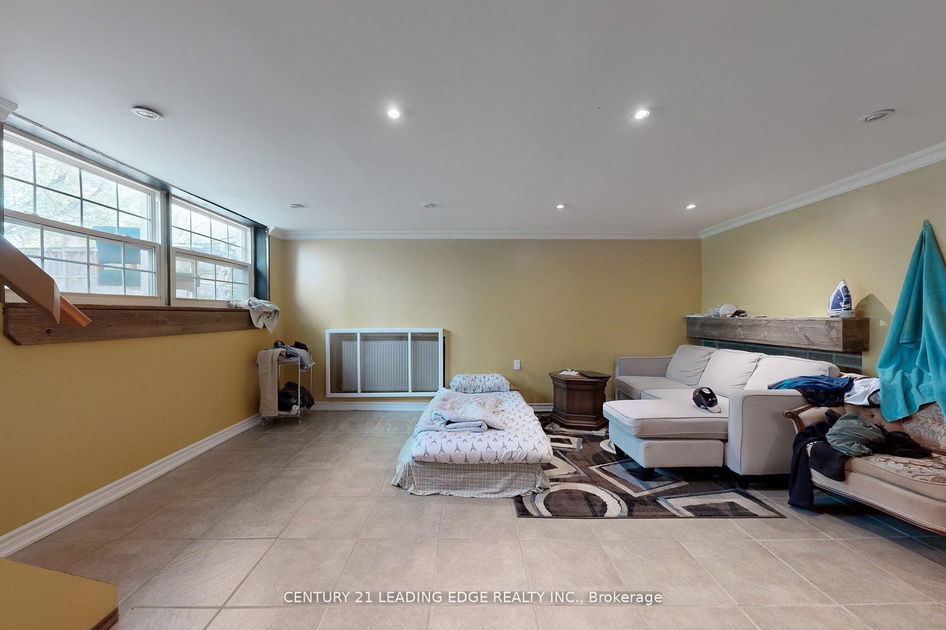 Photo 30 of Unit B, 21 Wexford Boulevard, Scarborough, Wexford-Maryvale — HOMEH