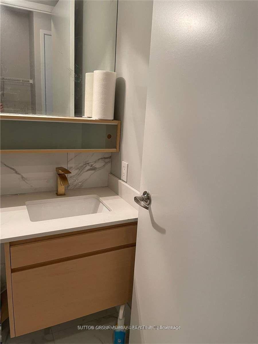Photo 5 of Unit 610, 85 Bloor Street E, Toronto, Church-Yonge Corridor — HOMEH