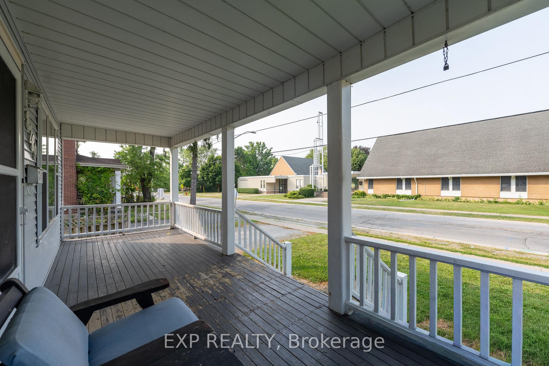 Photo 6 of 8289 Willoughby Drive, Niagara Falls, Chippawa — HOMEH