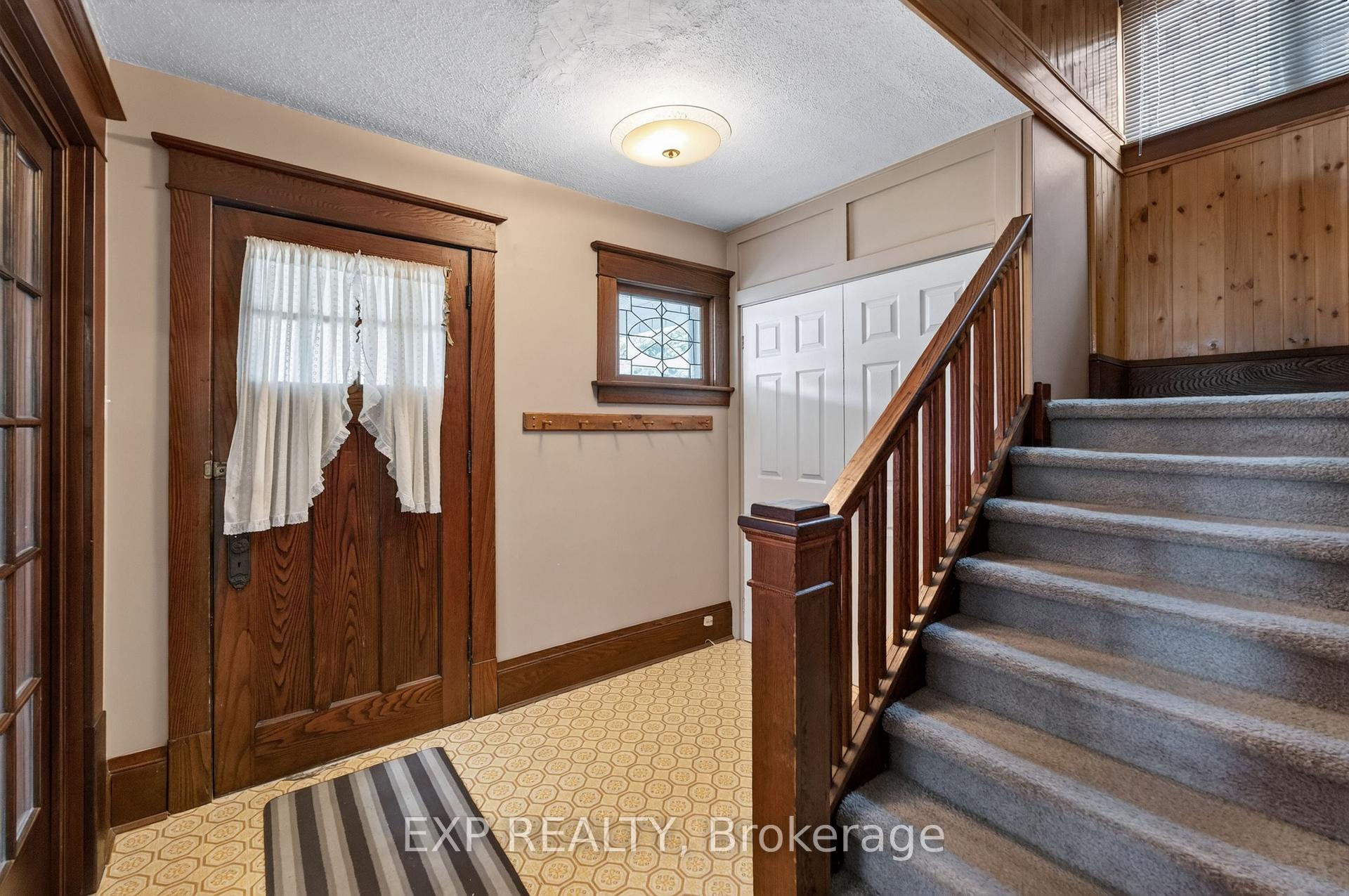 Photo 7 of 8289 Willoughby Drive, Niagara Falls, Chippawa — HOMEH