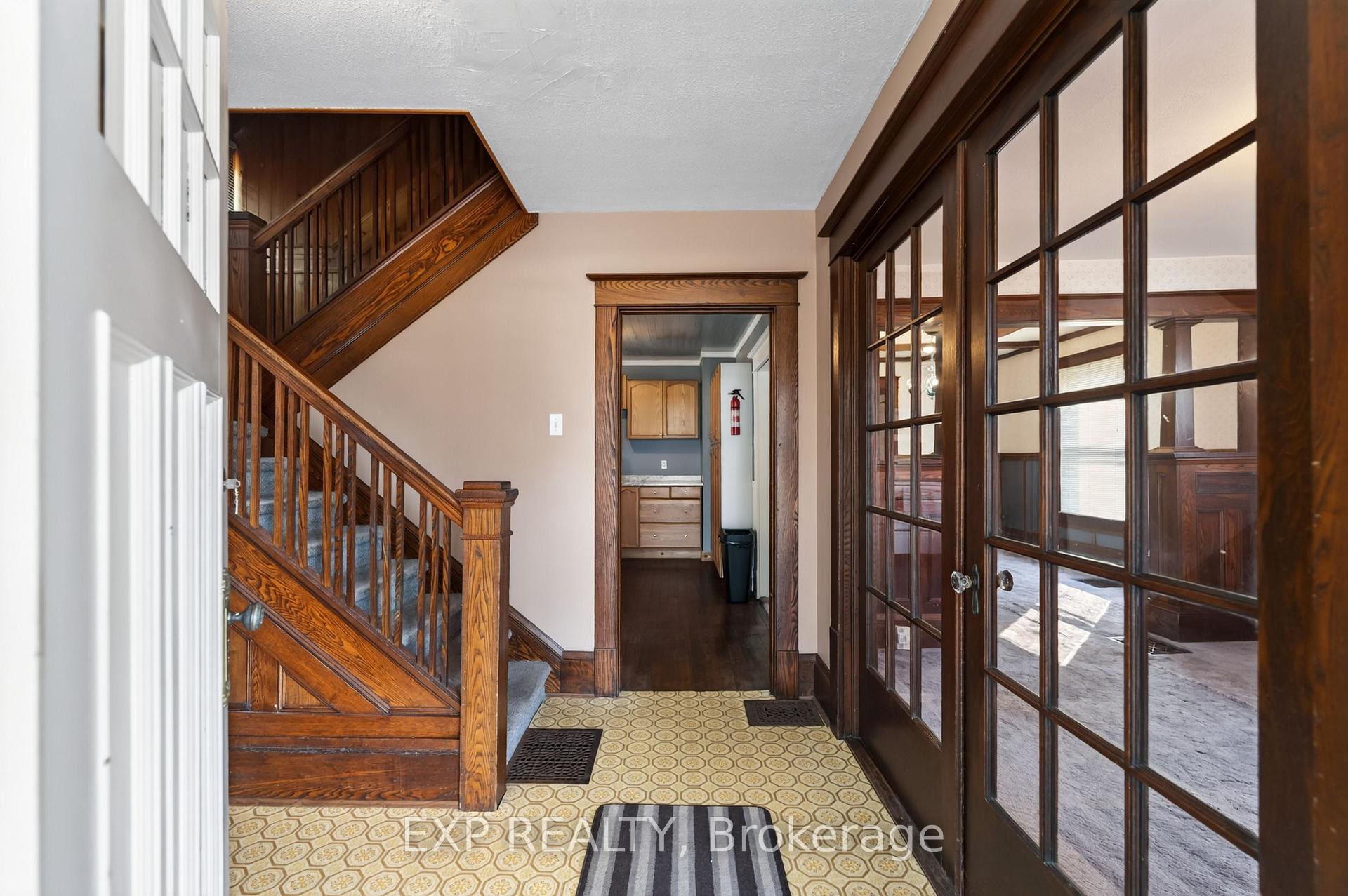 Photo 8 of 8289 Willoughby Drive, Niagara Falls, Chippawa — HOMEH