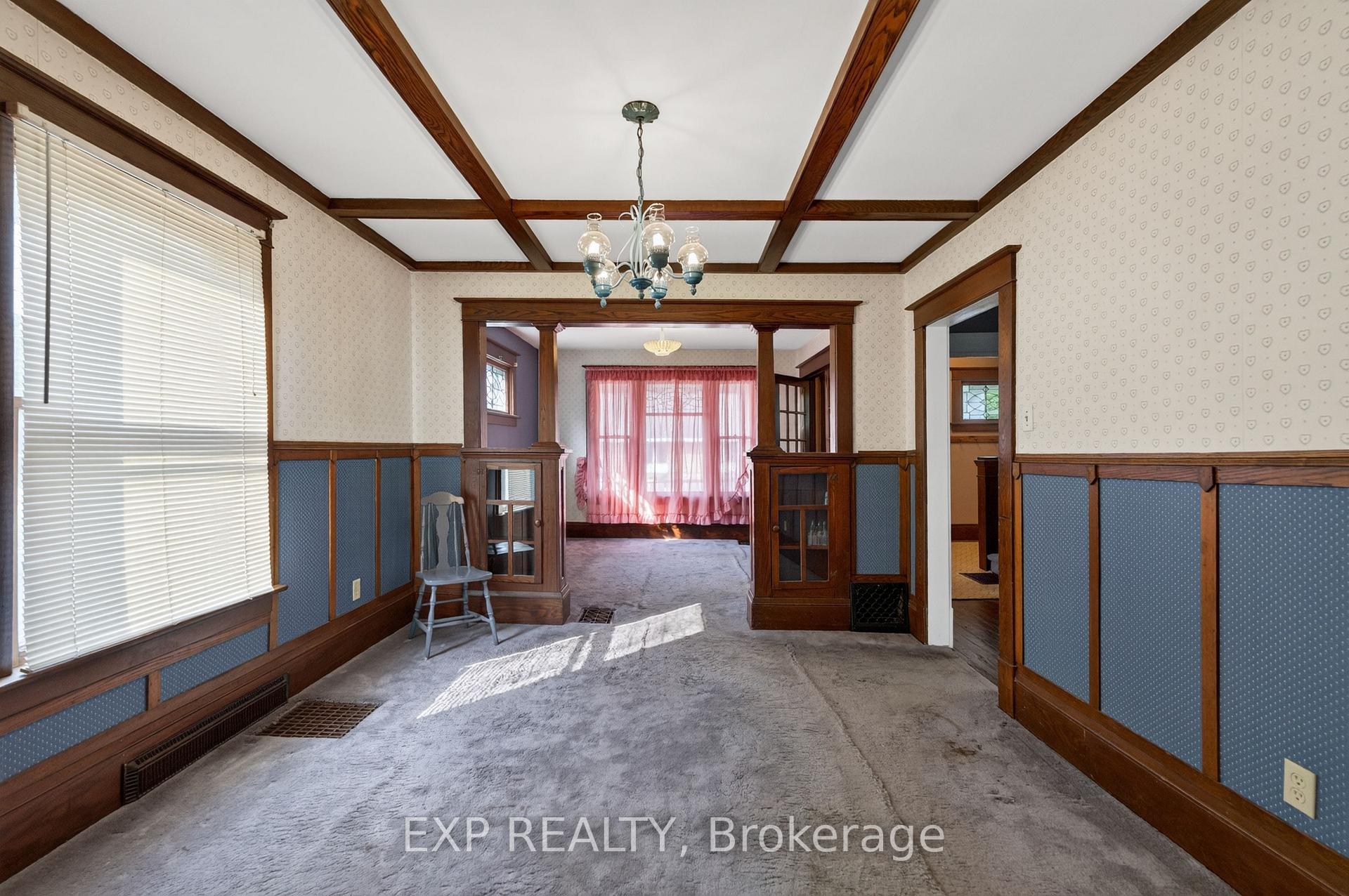 Photo 11 of 8289 Willoughby Drive, Niagara Falls, Chippawa — HOMEH