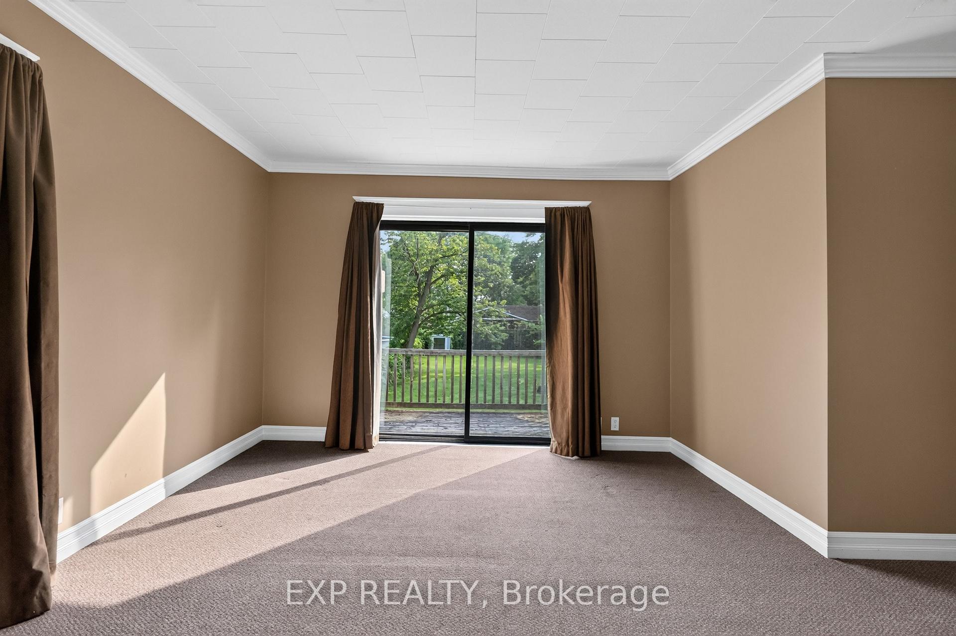 Photo 18 of 8289 Willoughby Drive, Niagara Falls, Chippawa — HOMEH