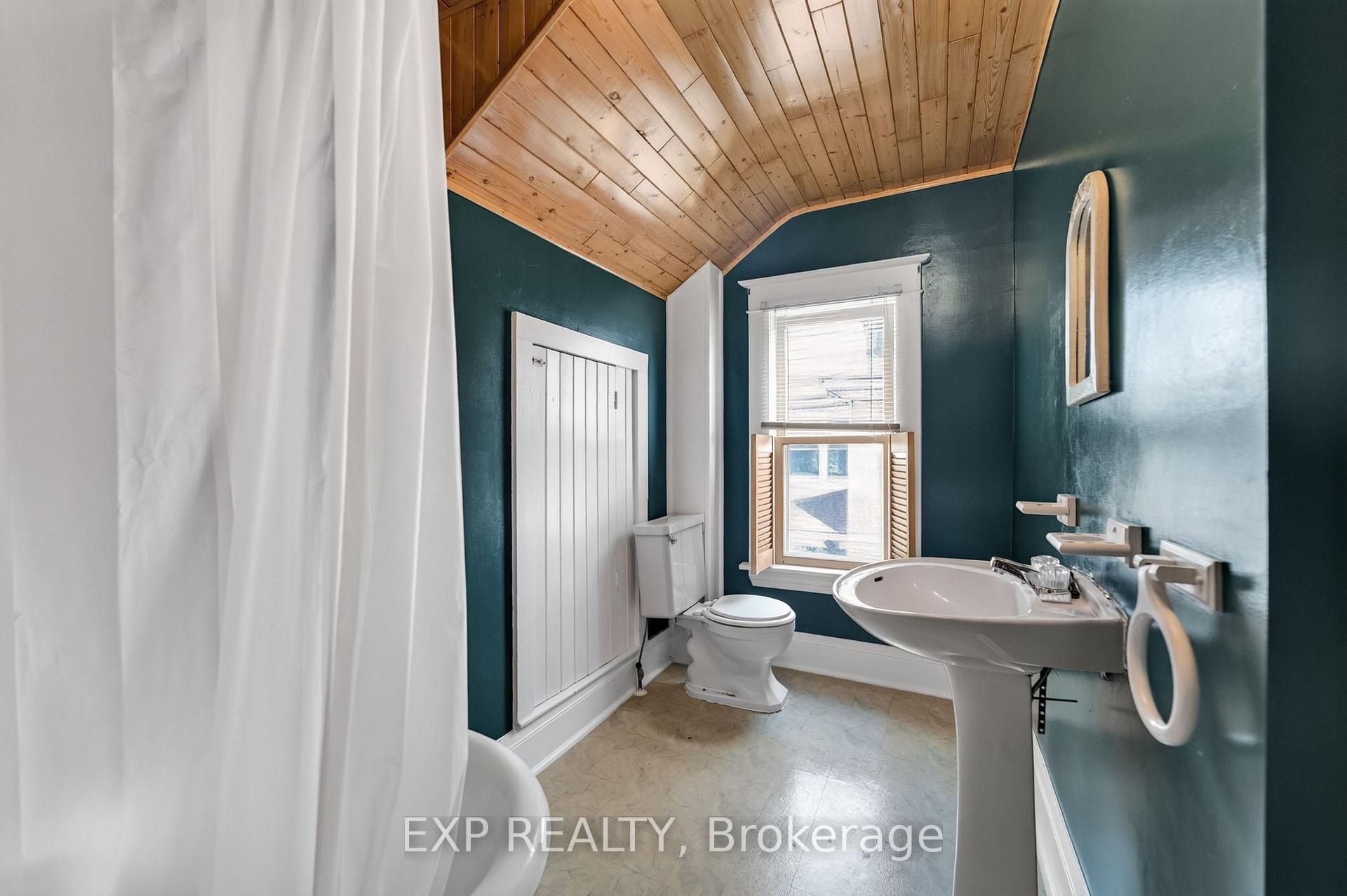 Photo 27 of 8289 Willoughby Drive, Niagara Falls, Chippawa — HOMEH