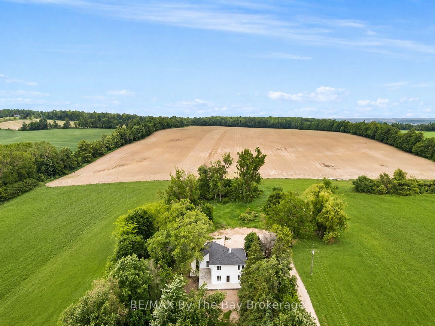 Photo 2 of 6358 Sunnidale Concession 5 Road, Clearview, Rural Clearview — HOMEH