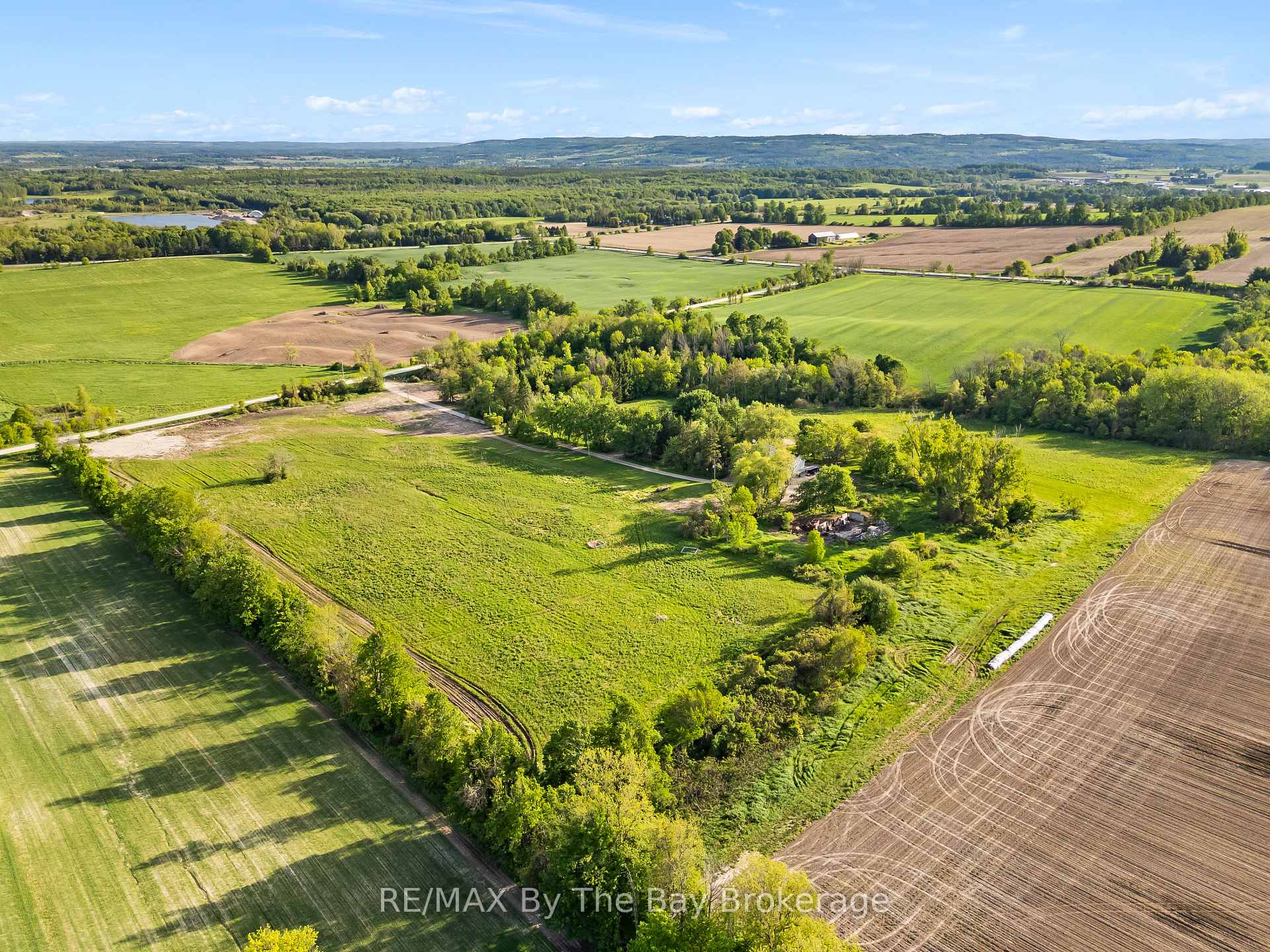 Photo 47 of 6358 Sunnidale Concession 5 Road, Clearview, Rural Clearview — HOMEH