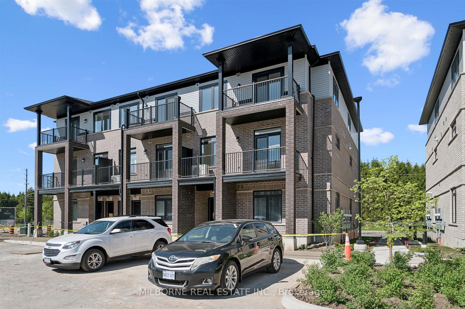 Photo 9 of 36 Thatcher Drive, Guelph, Kortright East — HOMEH