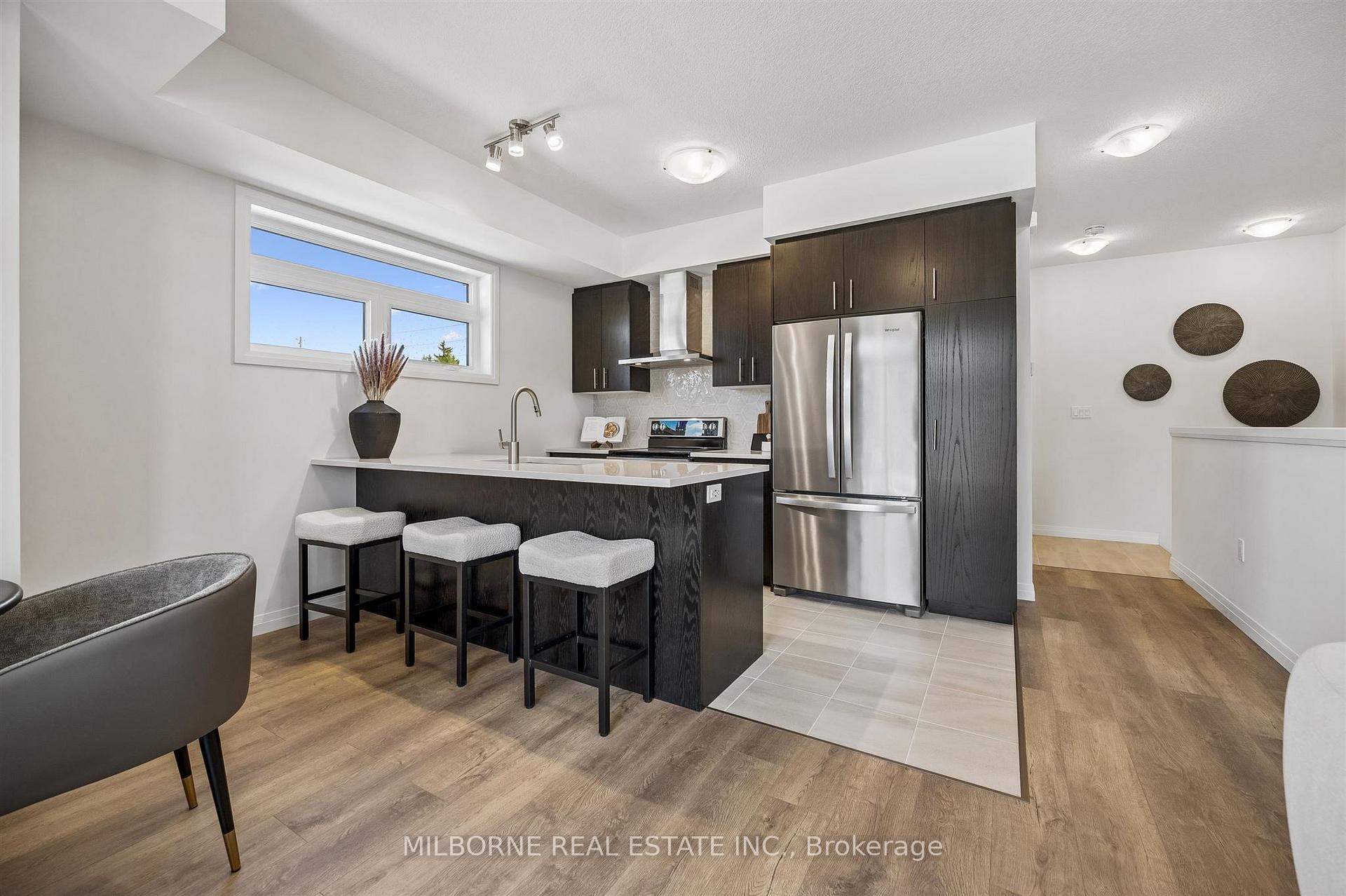 Photo 2 of 36 Thatcher Drive, Guelph, Kortright East — HOMEH