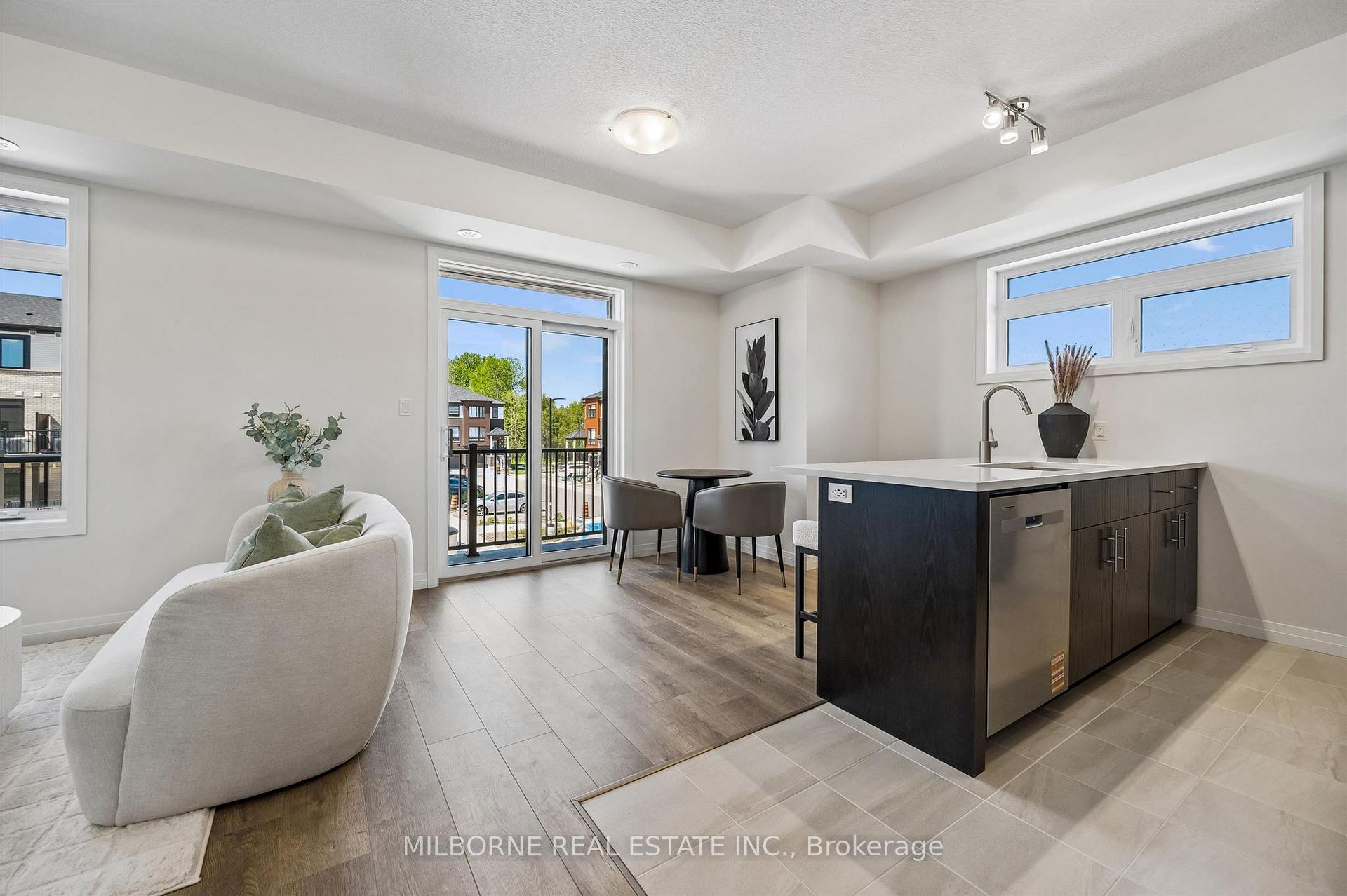 Photo 15 of 36 Thatcher Drive, Guelph, Kortright East — HOMEH