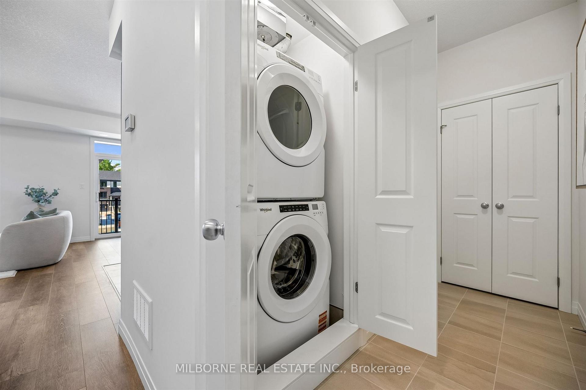 Photo 25 of 36 Thatcher Drive, Guelph, Kortright East — HOMEH