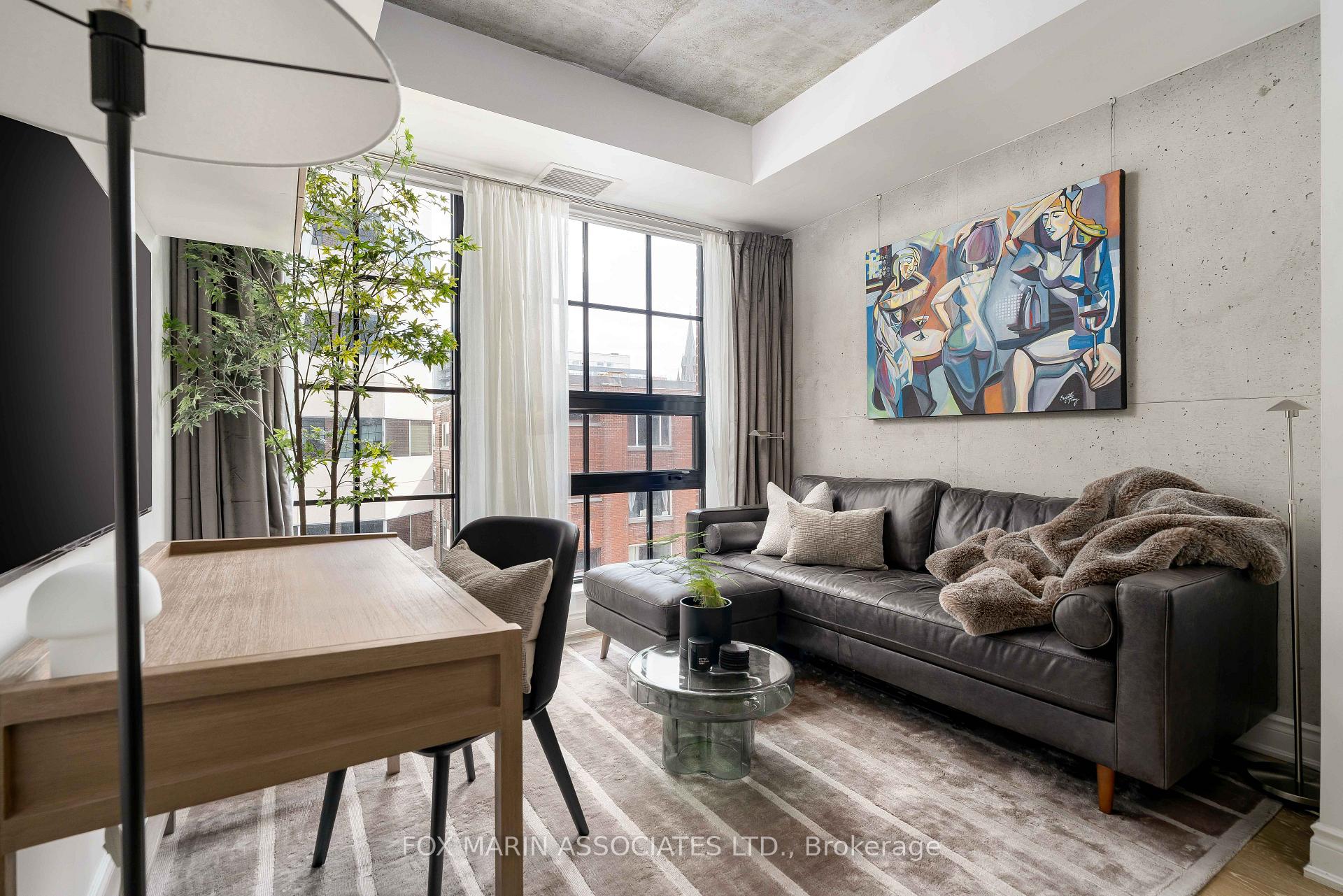 Front of Unit 404, 608 Richmond Street W