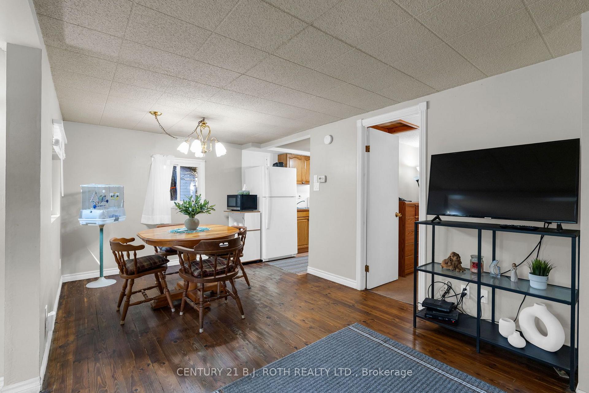 Photo 9 of 678 Pinegrove Avenue, Innisfil, Rural Innisfil — HOMEH