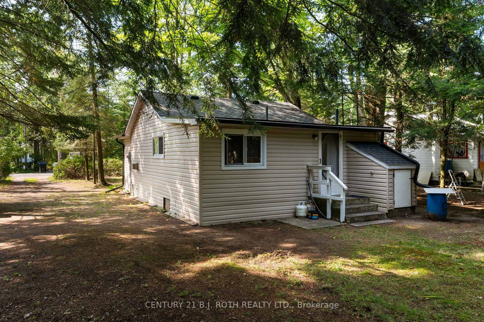 Photo 20 of 678 Pinegrove Avenue, Innisfil, Rural Innisfil — HOMEH